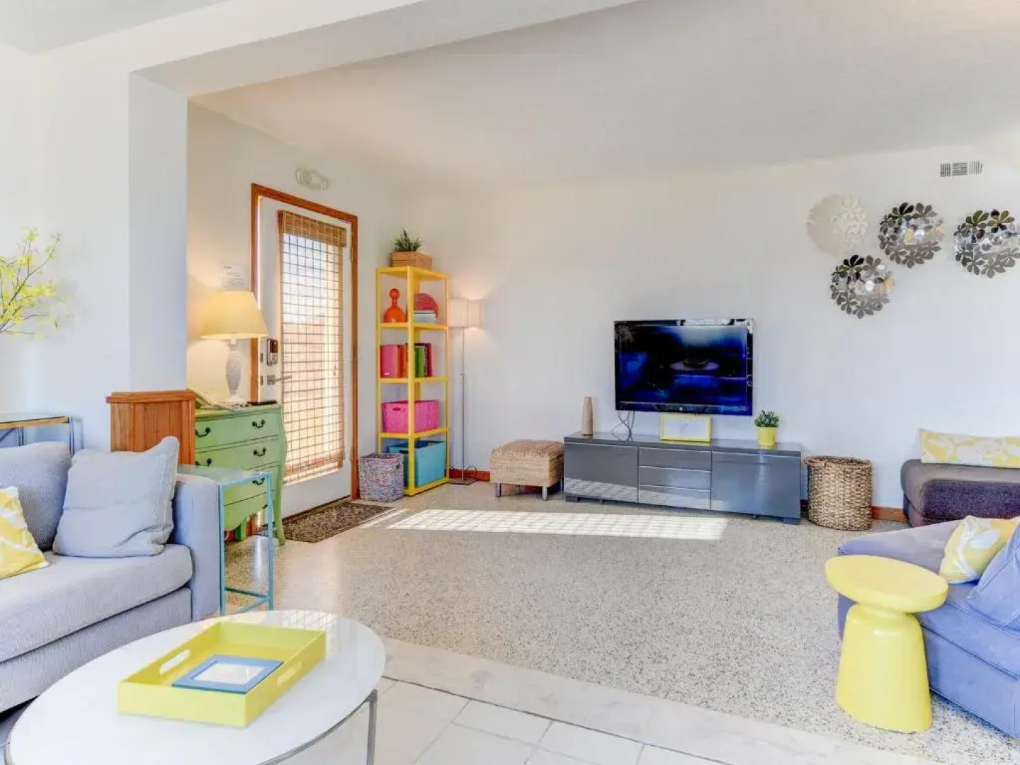 Sunshine House, 3 Bedrooms, Sleeps 8, Ocean Front, Pet Friendly, WiFi