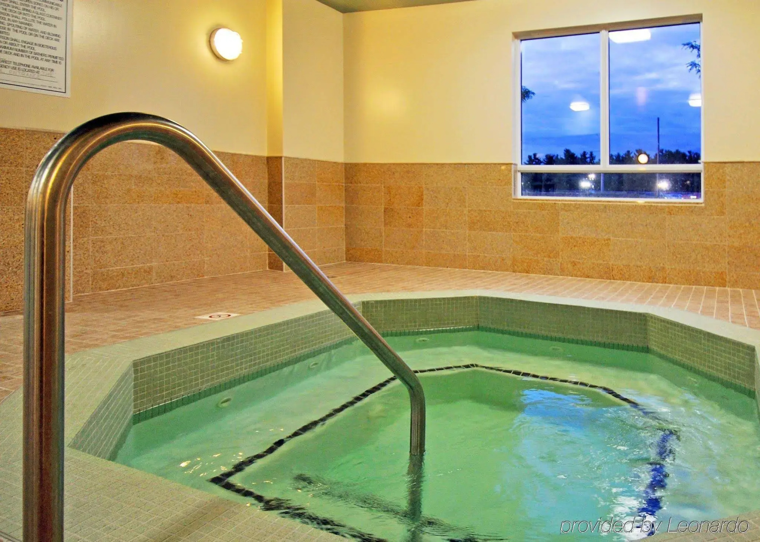 Holiday Inn Express Hotel & Suites Ottawa Airport by IHG