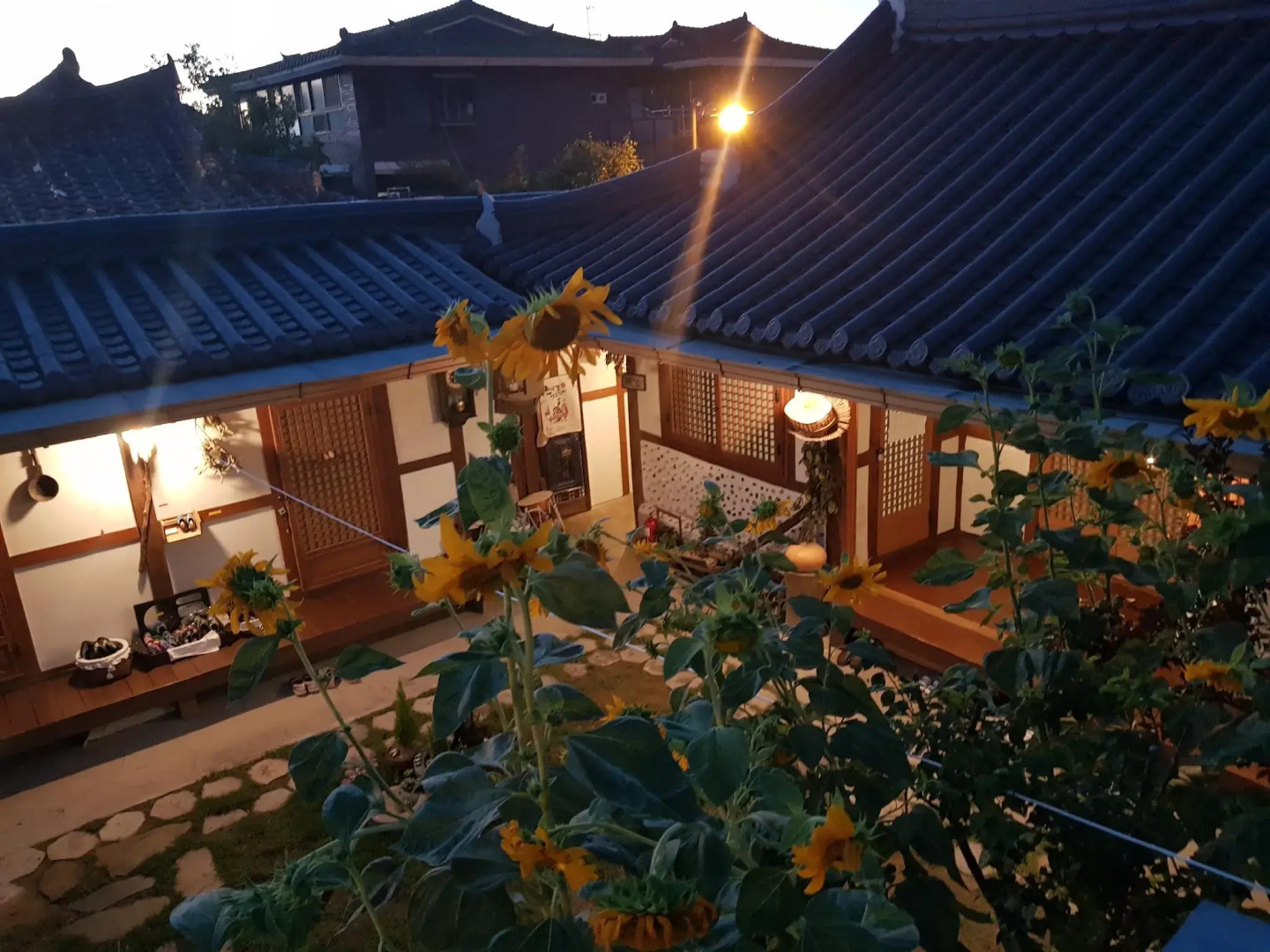 Hanulgiwa Hanok Stay