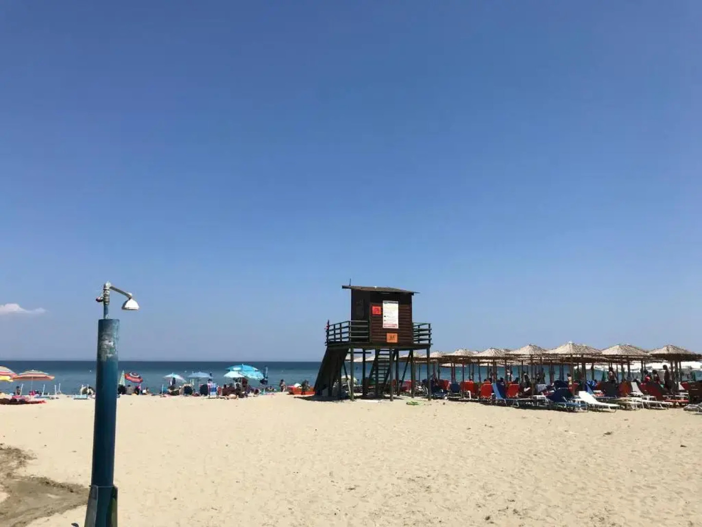 Aqua Beachfront Elegant Hotel