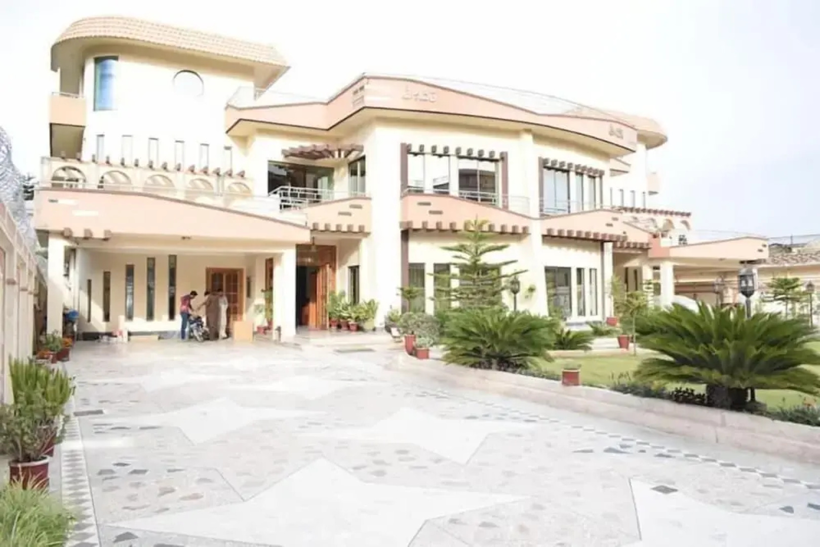 Royal Emirates Residence