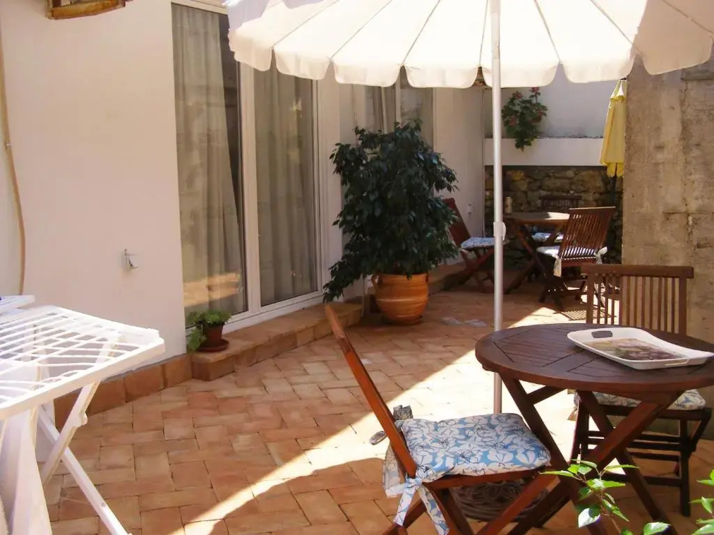 Palastura Apartments