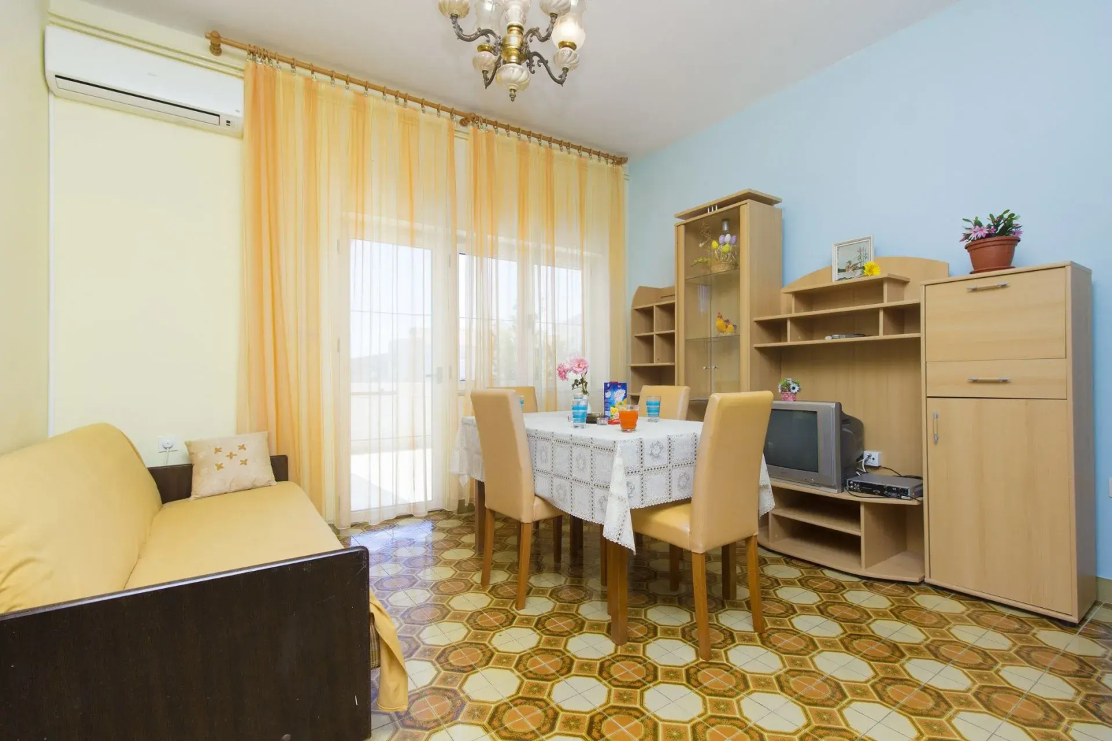 Apartment Vince - free parking: A2 plavi Primosten, Riviera Sibenik
