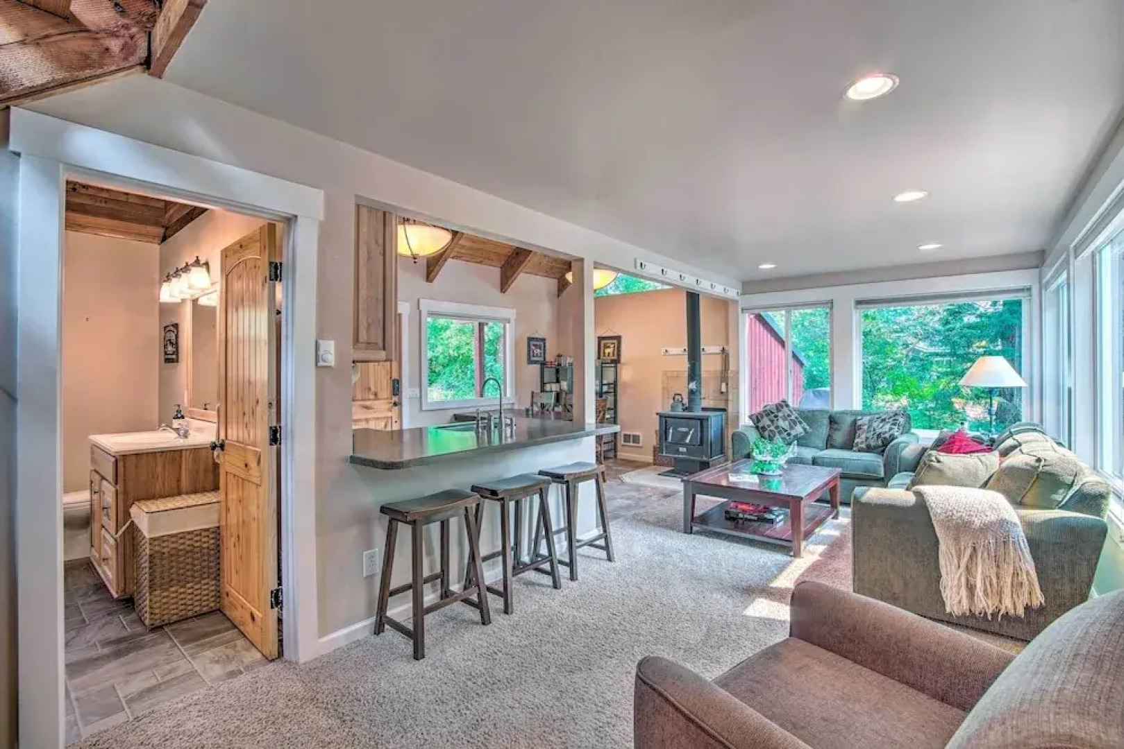 Peace in the Pines: Cle Elum Cabin w/ Trail!