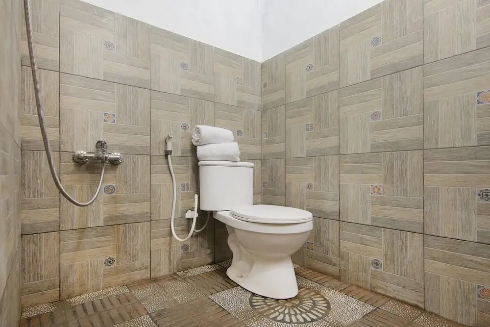 Oyo 1543 Sibayak Ncole