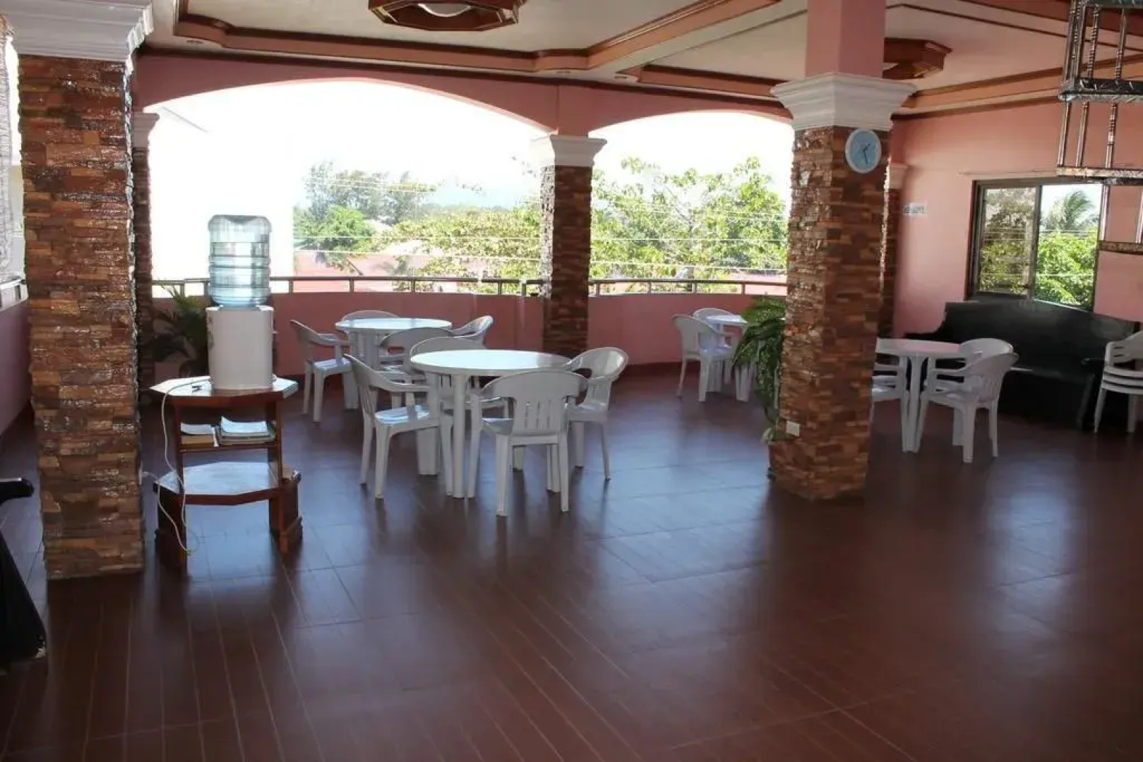 M.N. Boracay Lodge Inn