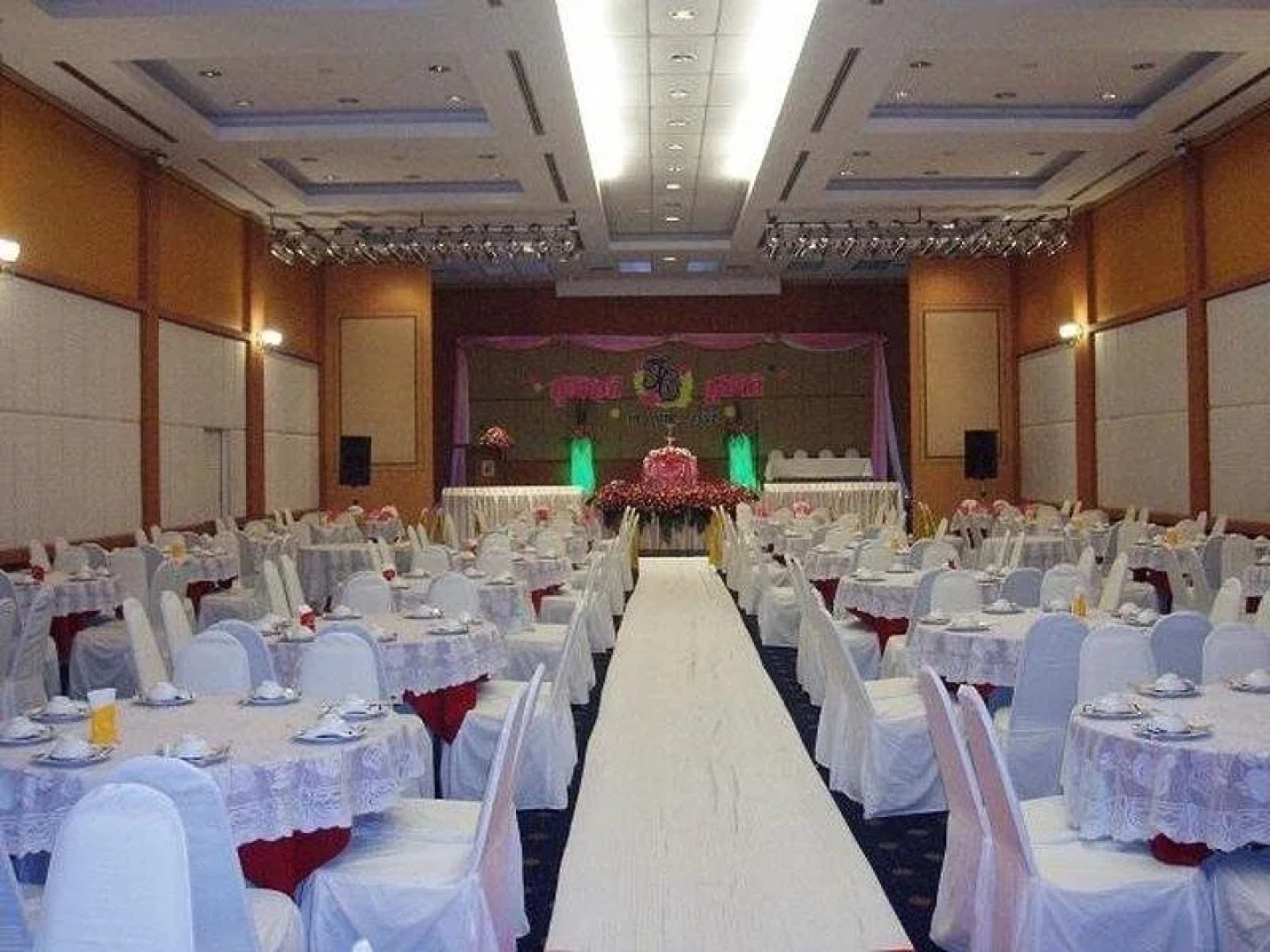 Chainat Thani Hotel