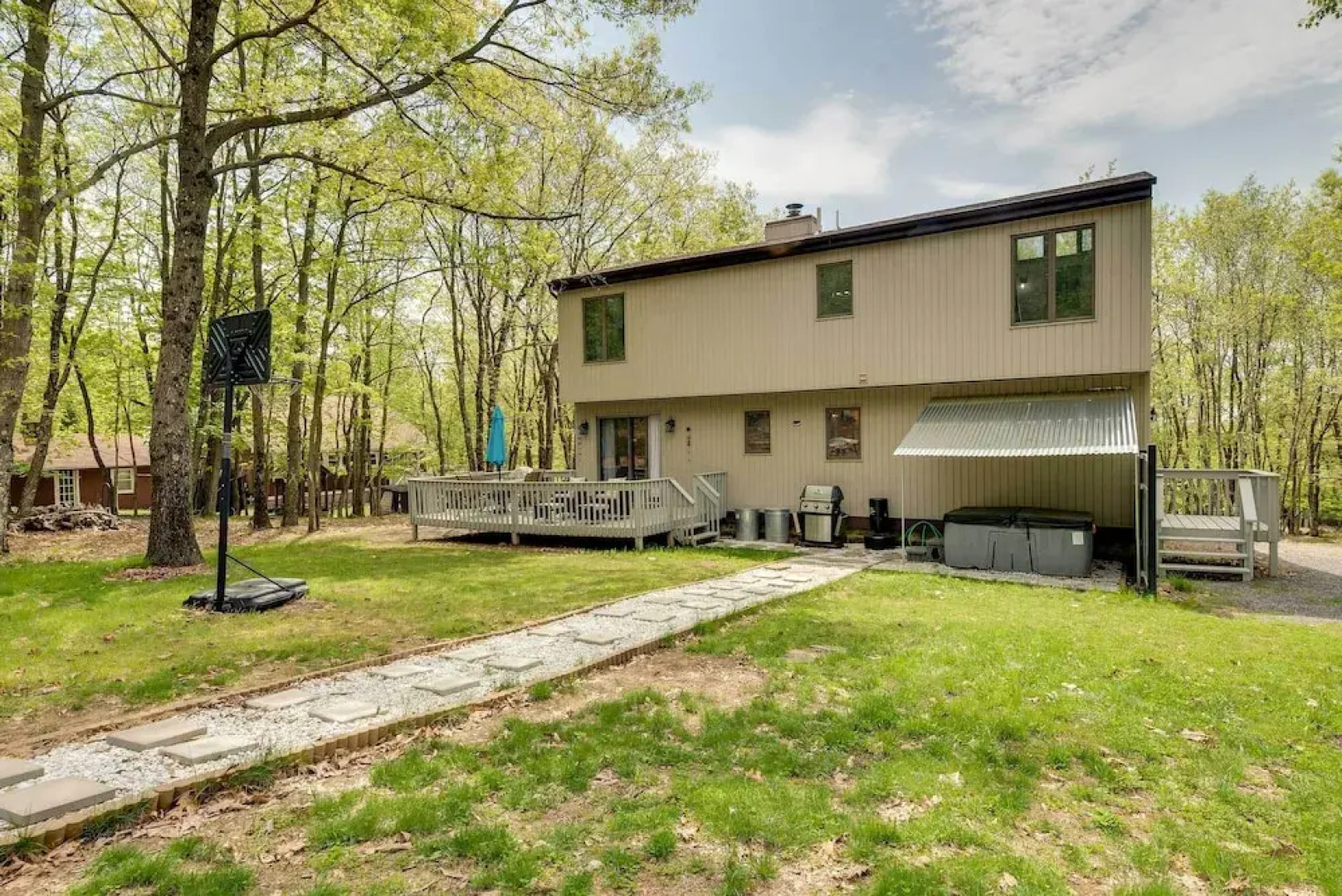 Albrightsville Family Hideaway w/ Private Hot Tub!