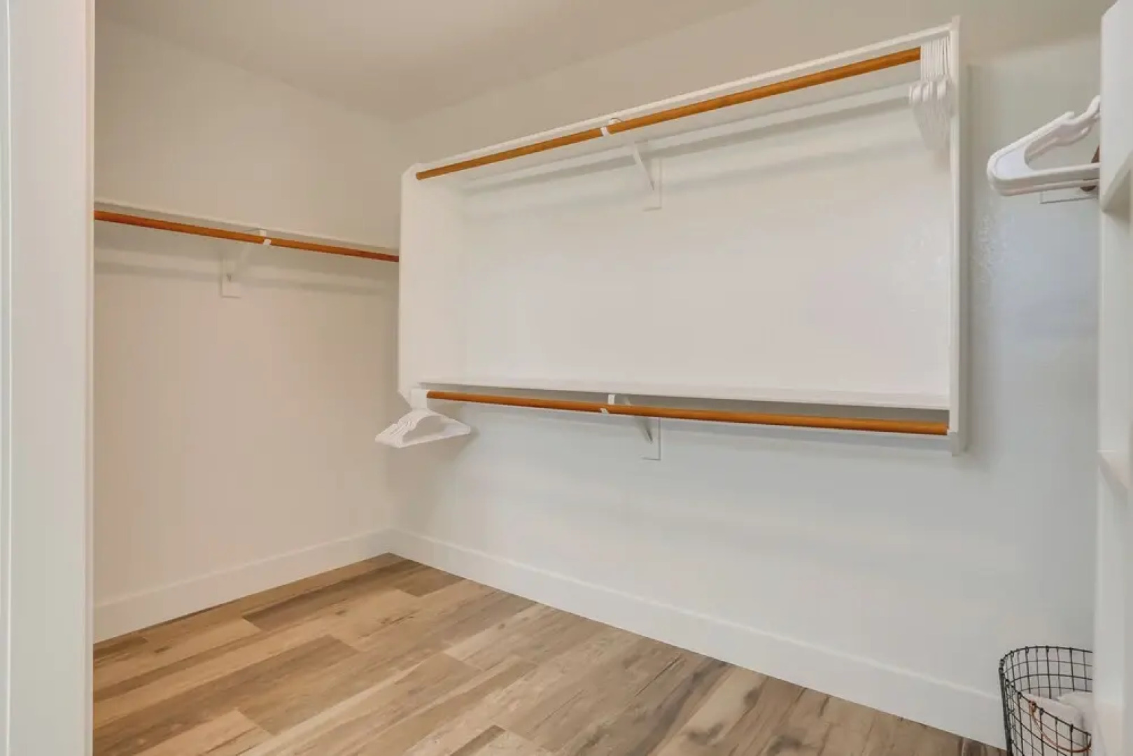 Heated Pool, 2 Mi to Dtwn: Central Peoria Home!