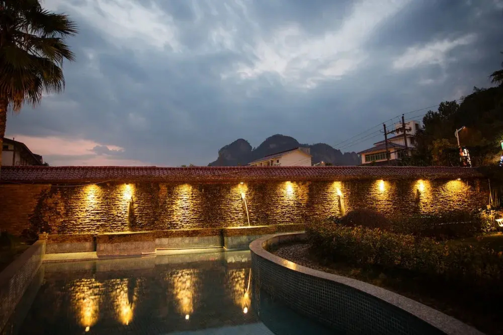 Metropolo Wuyishan Resort