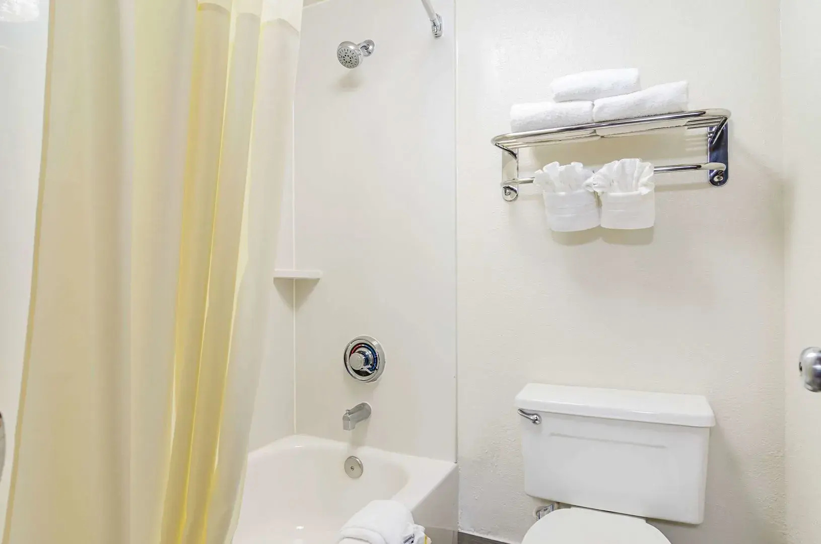 Holiday Inn Hotel and Suites Richmond West End by IHG