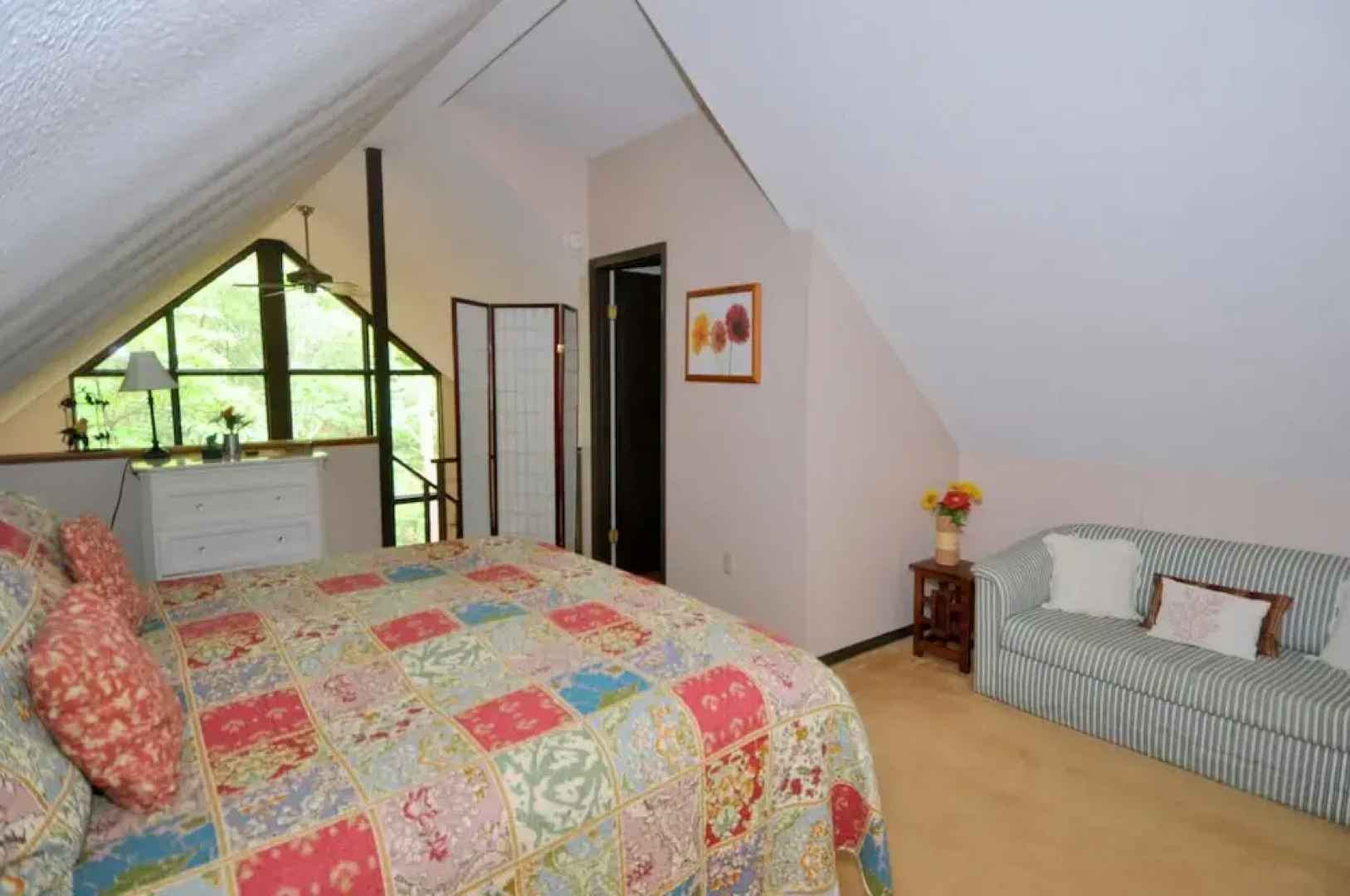 Fox Hollow - Cozy Den With a Hot Tub