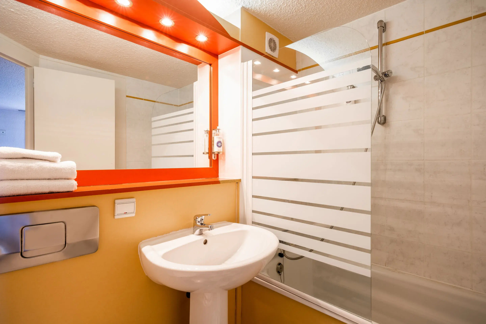 DoubleTree by Hilton Charleston Riverview