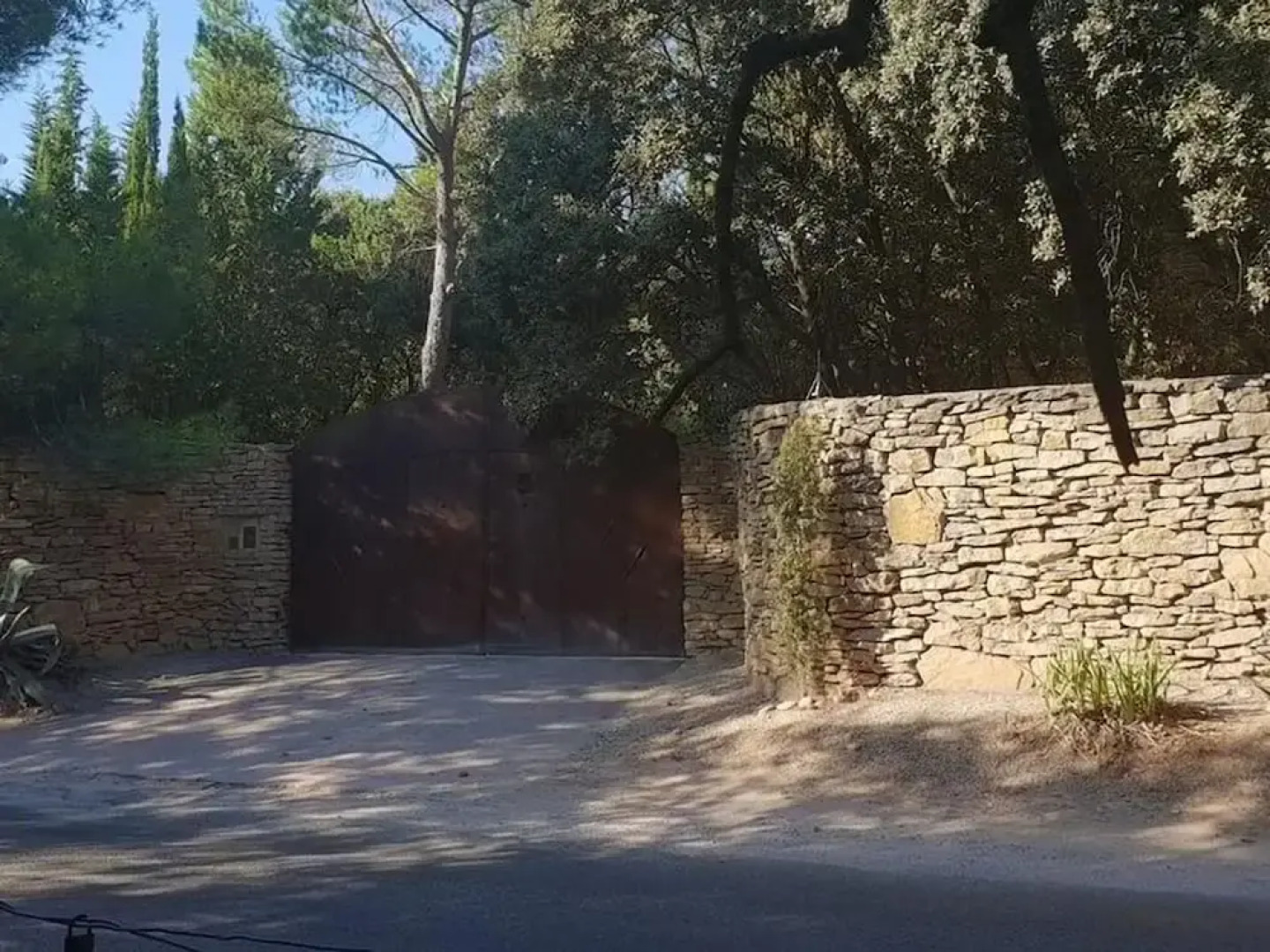 Villa in an Idyllic and Relaxing Setting Near Orange