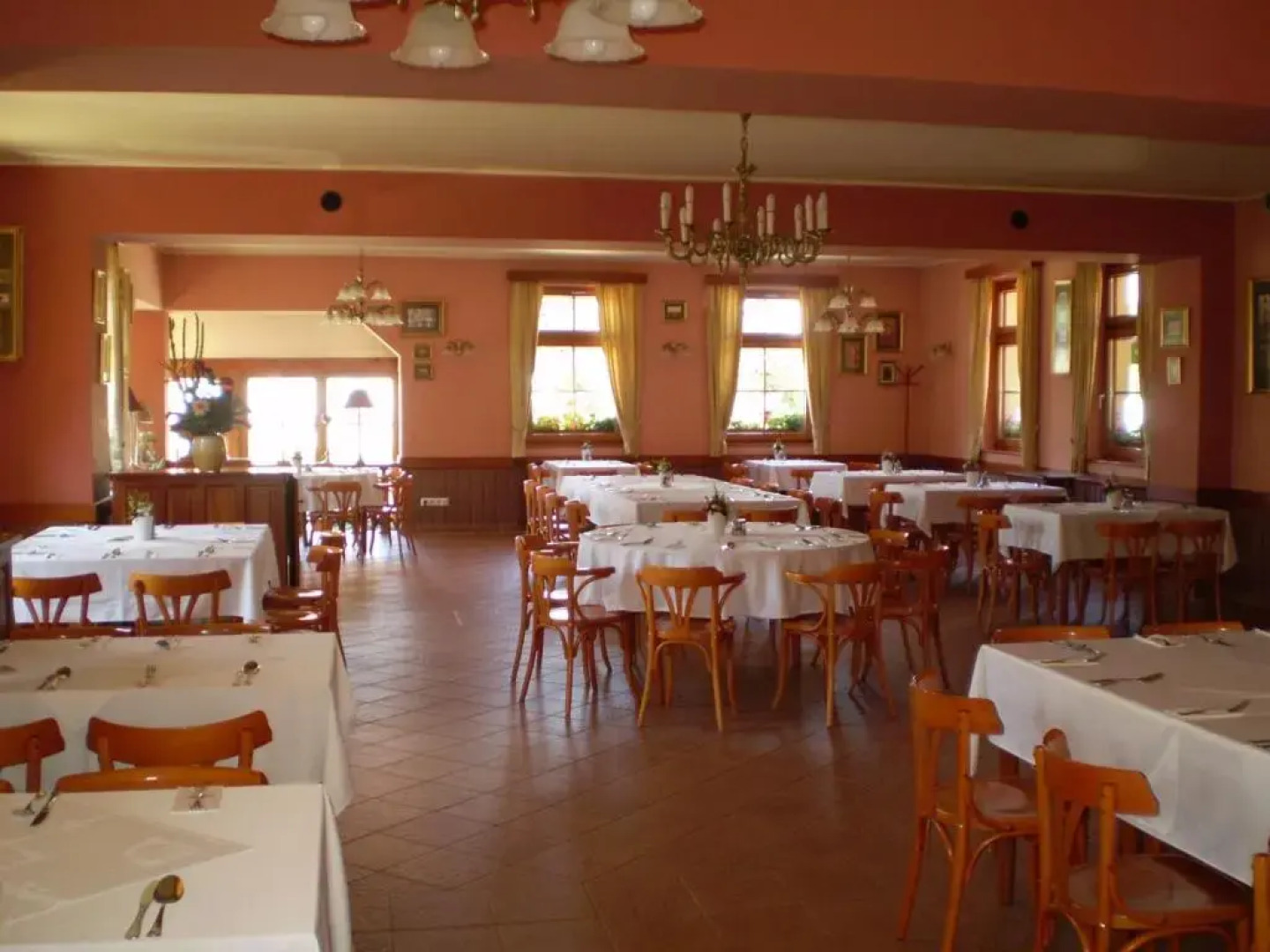 Berki Vendéglo és Hotel