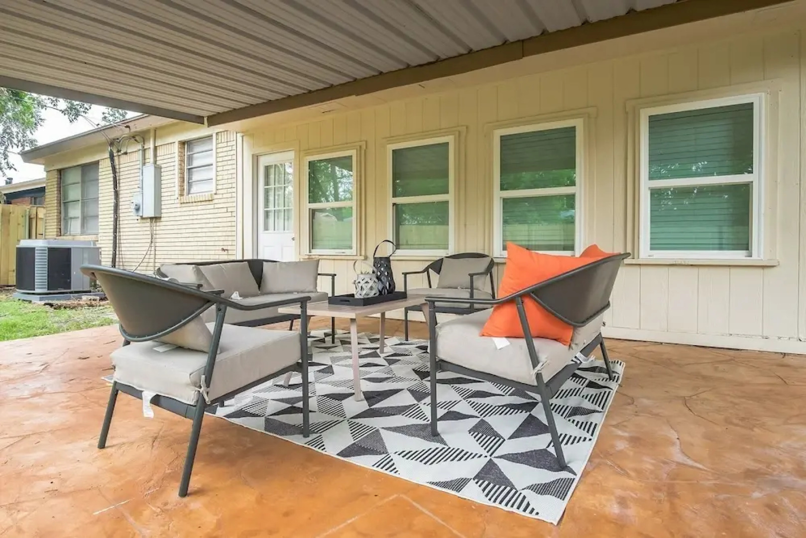 The Harmony Designer Home In Central Dfw 4 Bedroom Home by RedAwning