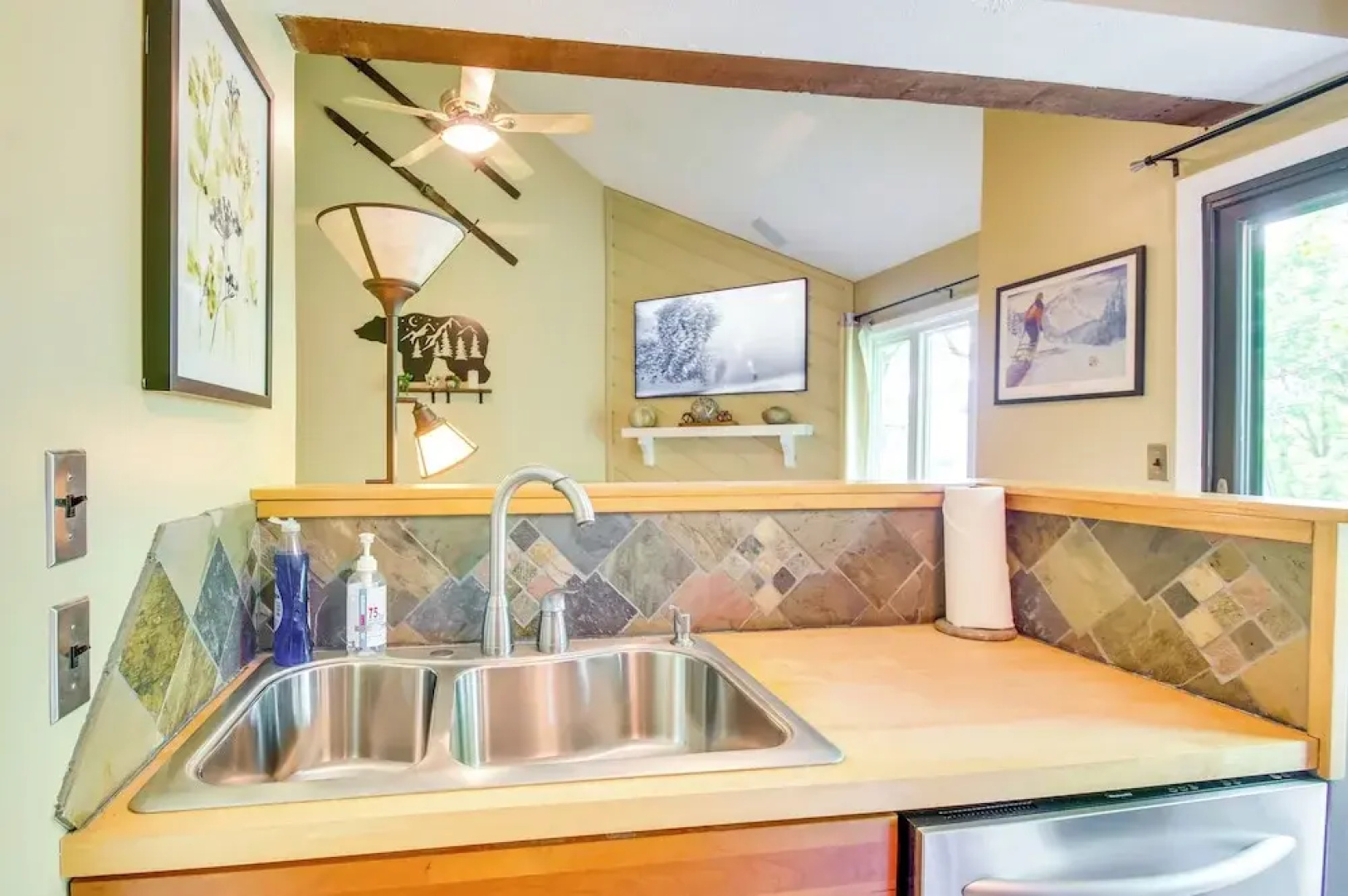 Second-floor Condo w/ Community Pool Access!