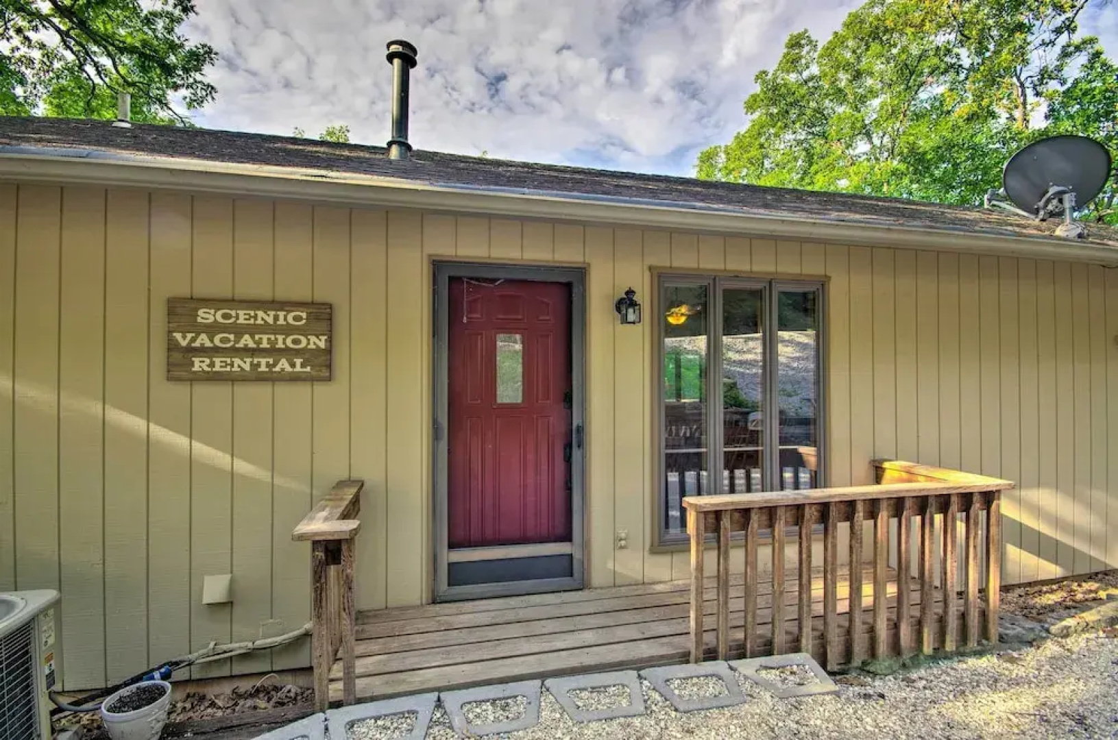 Private Boat Dock: Lakefront Eldon Home!