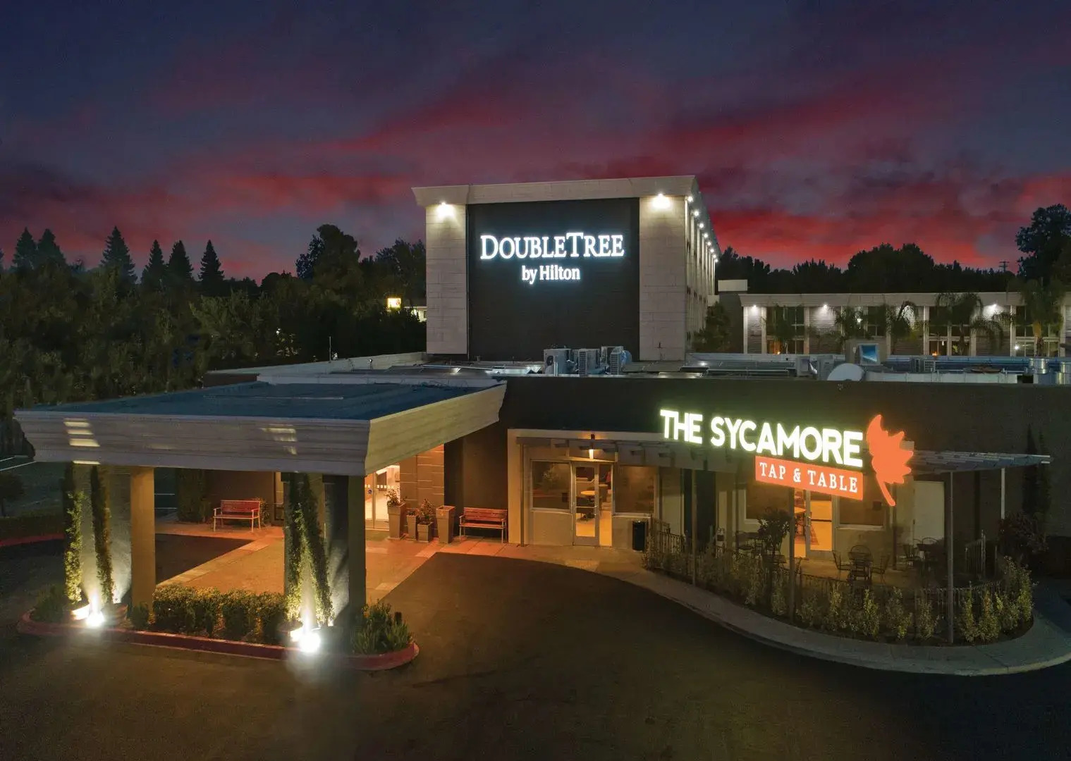 DoubleTree by Hilton Chico