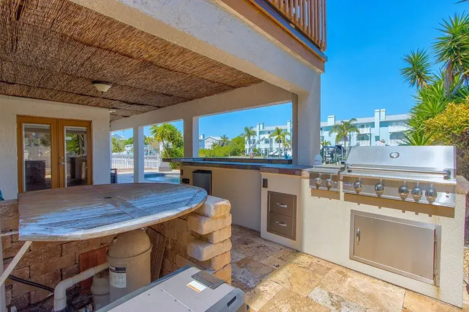 On The Rocks 6 Bedroom Home by Redawning