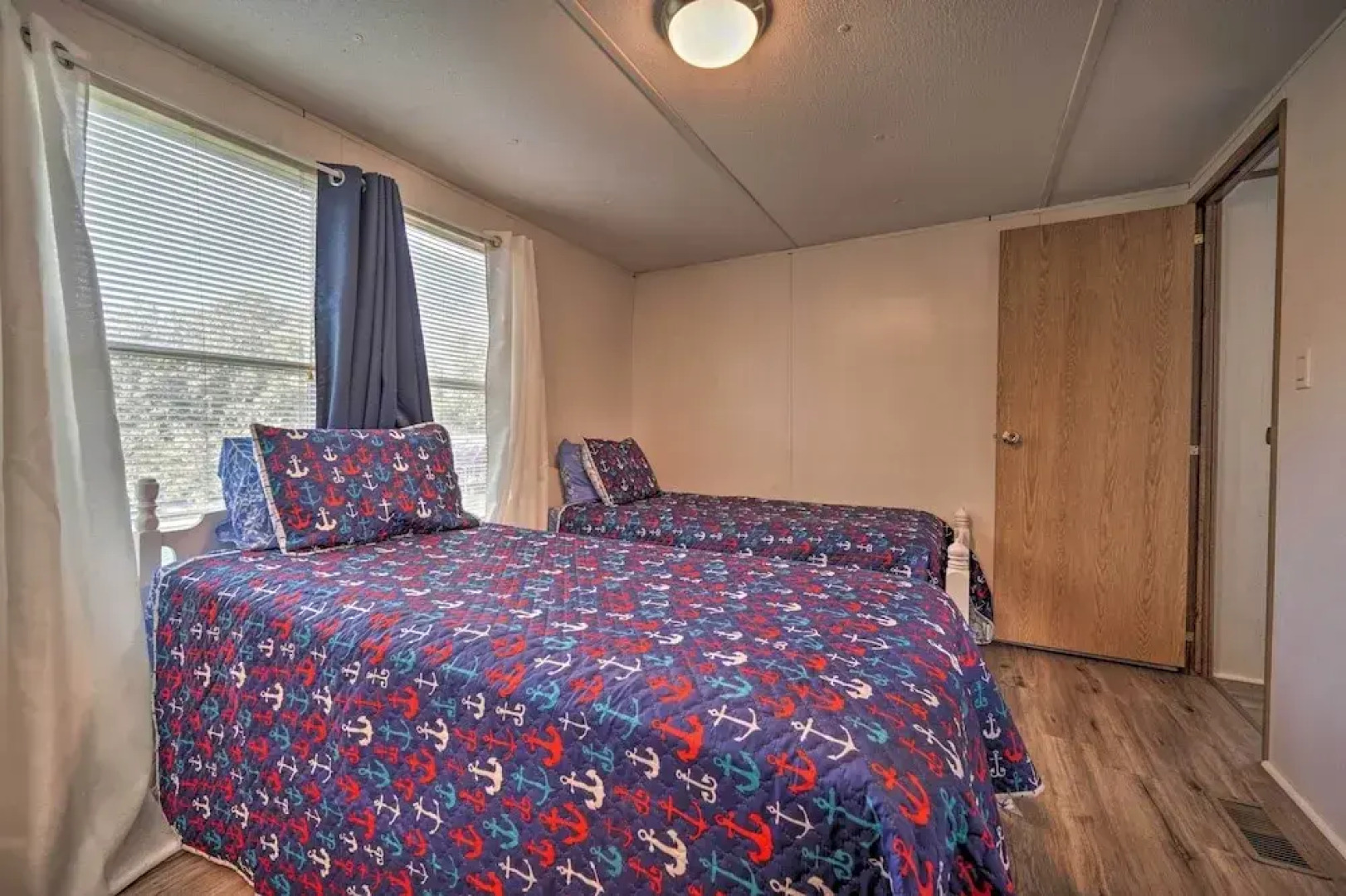 Quaint Cottage Overlooking Cherokee Reservoir