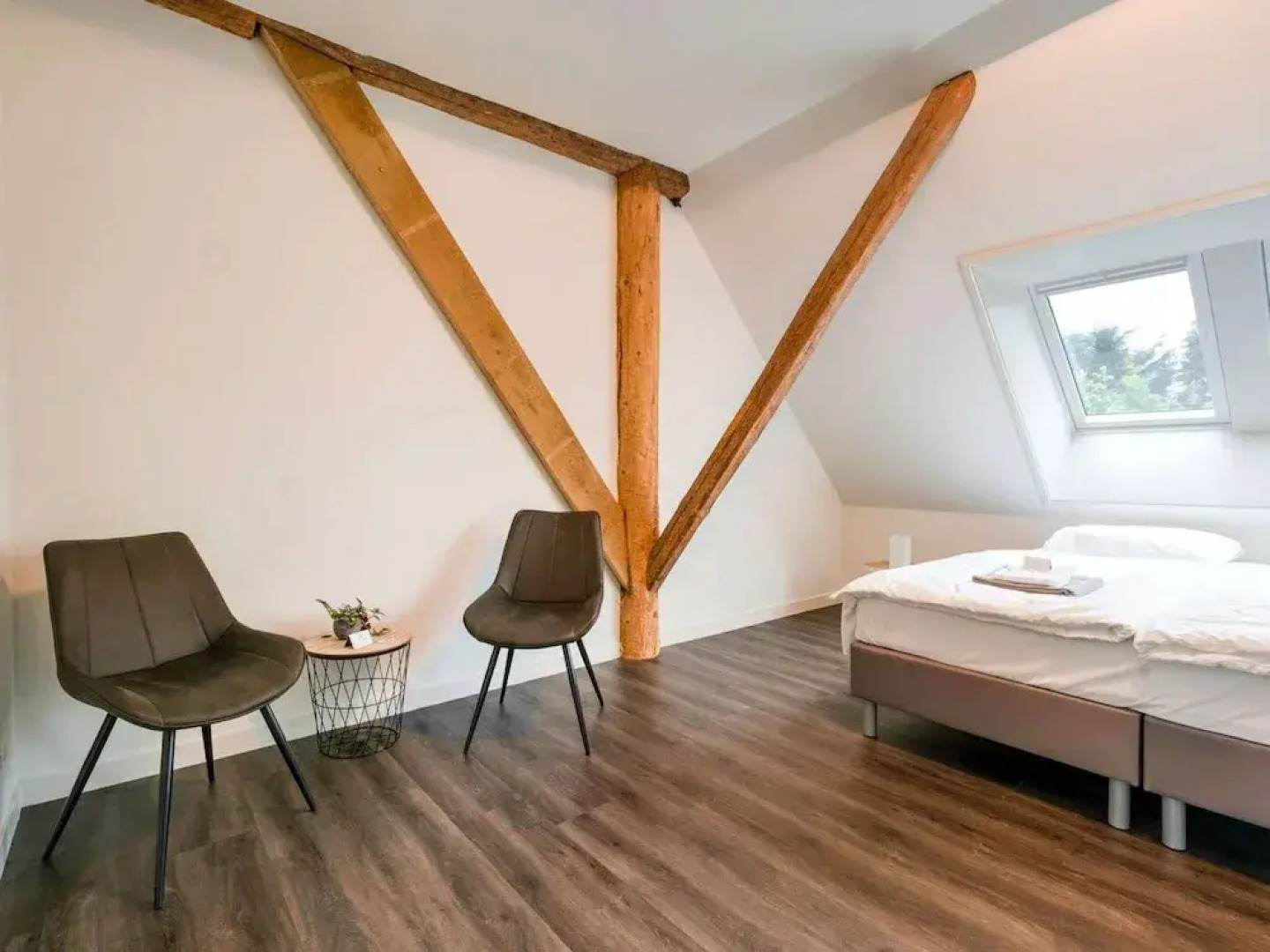 Spacious Farmhouse With Sauna, Hottub