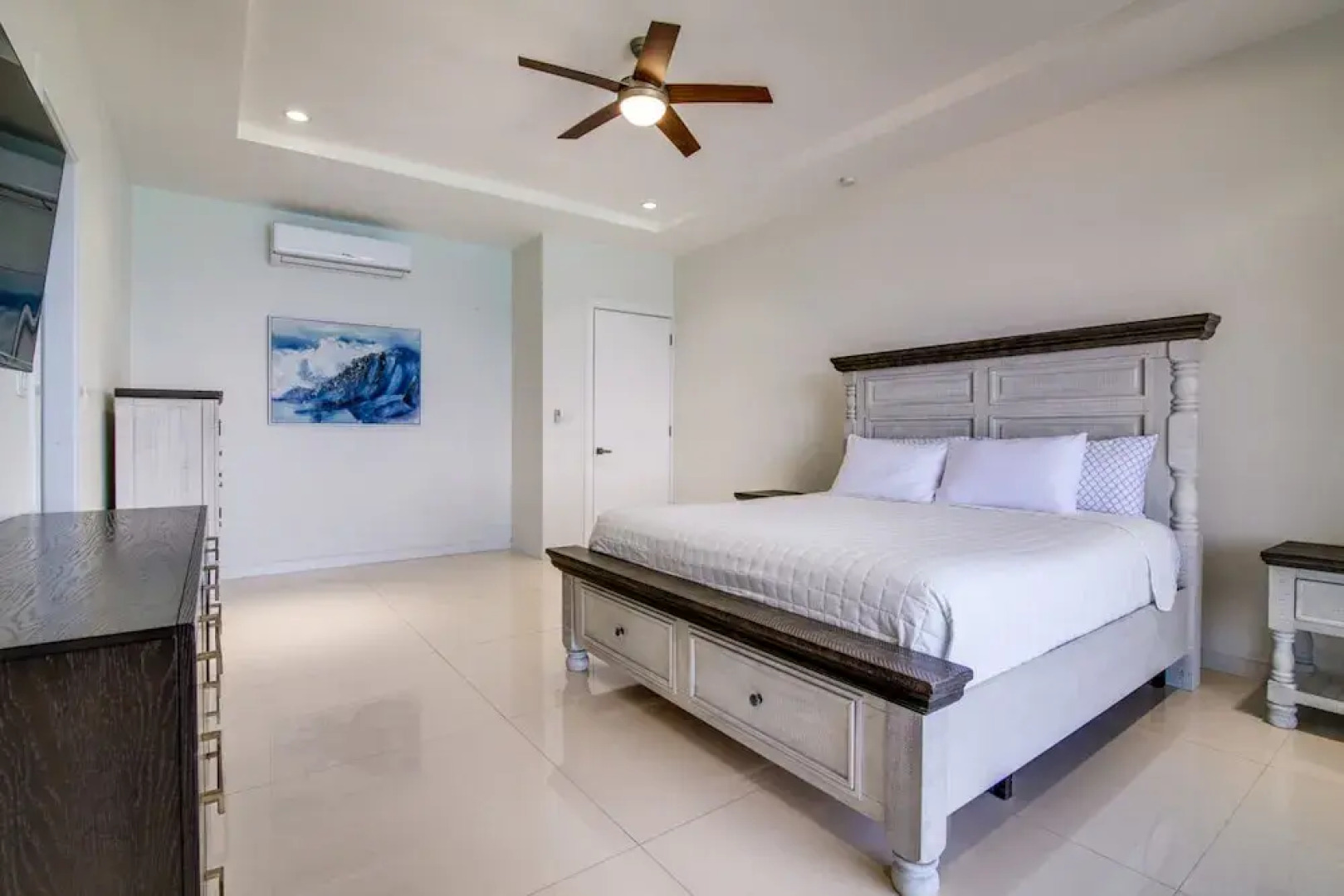 Luxury Oceanfront Villa Fully Staffed Pool Jacuzzi Movie Theatre