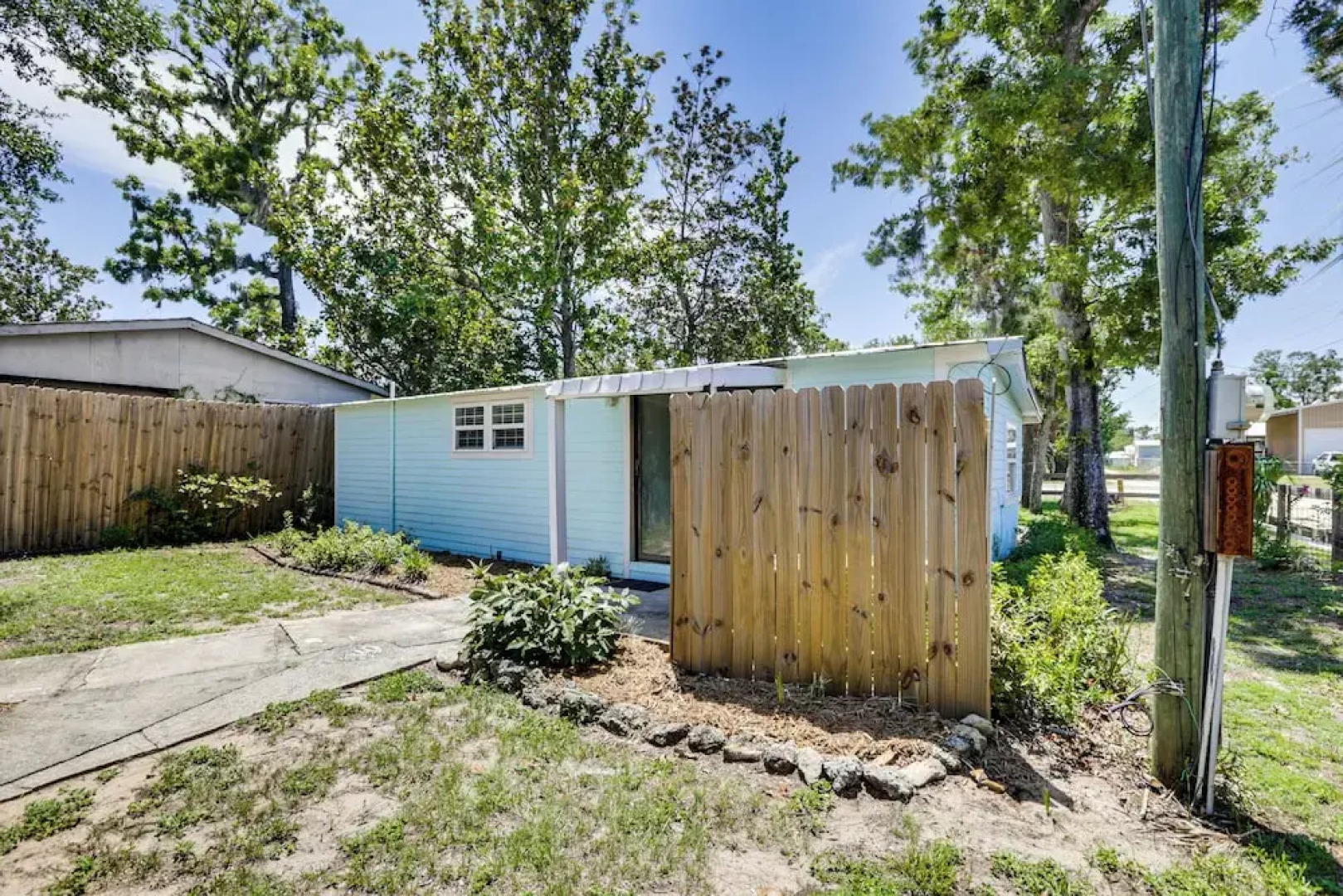 Walk to Pier & River: Dtwn Steinhatchee Escape!