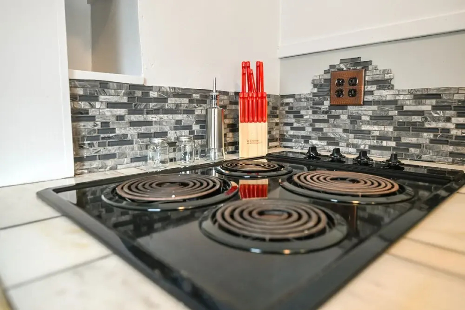 Cozy Wausau Home w/ Fireplace & Hot Tub Access