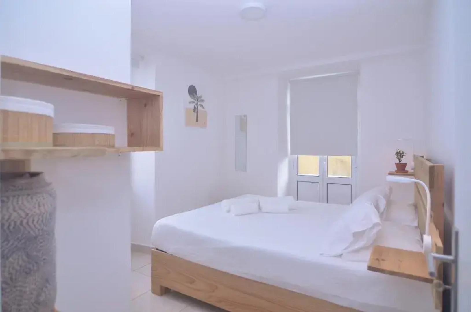 Sunrise House- 4 bedroom house with amazing sunrise over the sea 10 guests