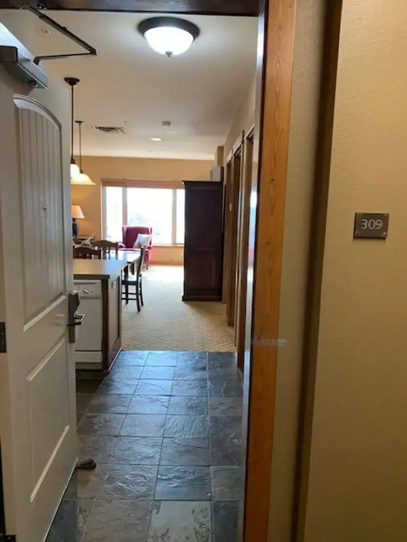 Shared Roof Top Hot Tub Silver Mtn