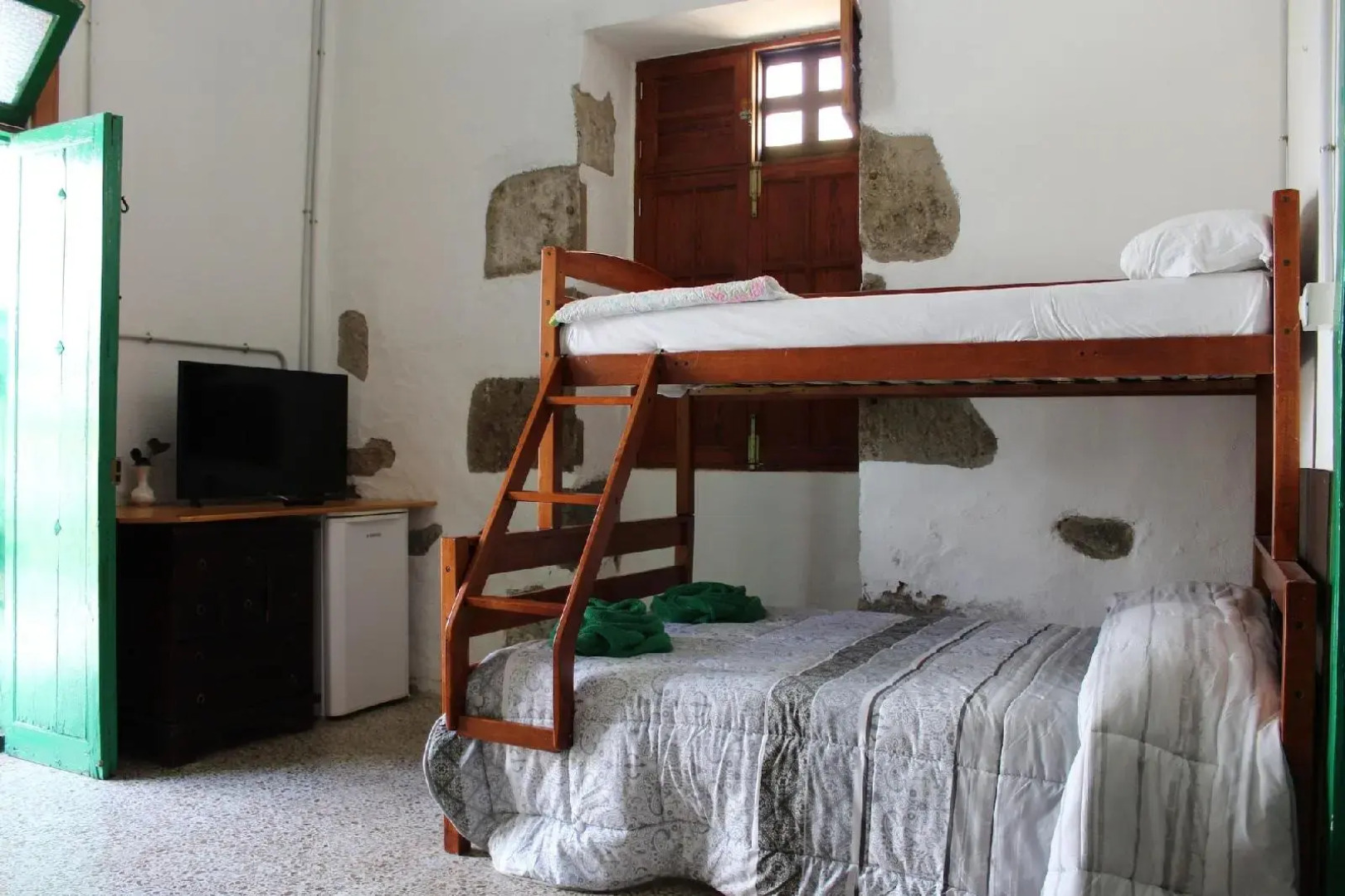 Casa Rural La Piedra Viva-GRUPOS