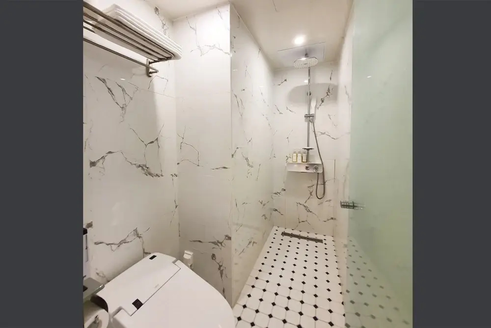 Seven Bricks Hotel