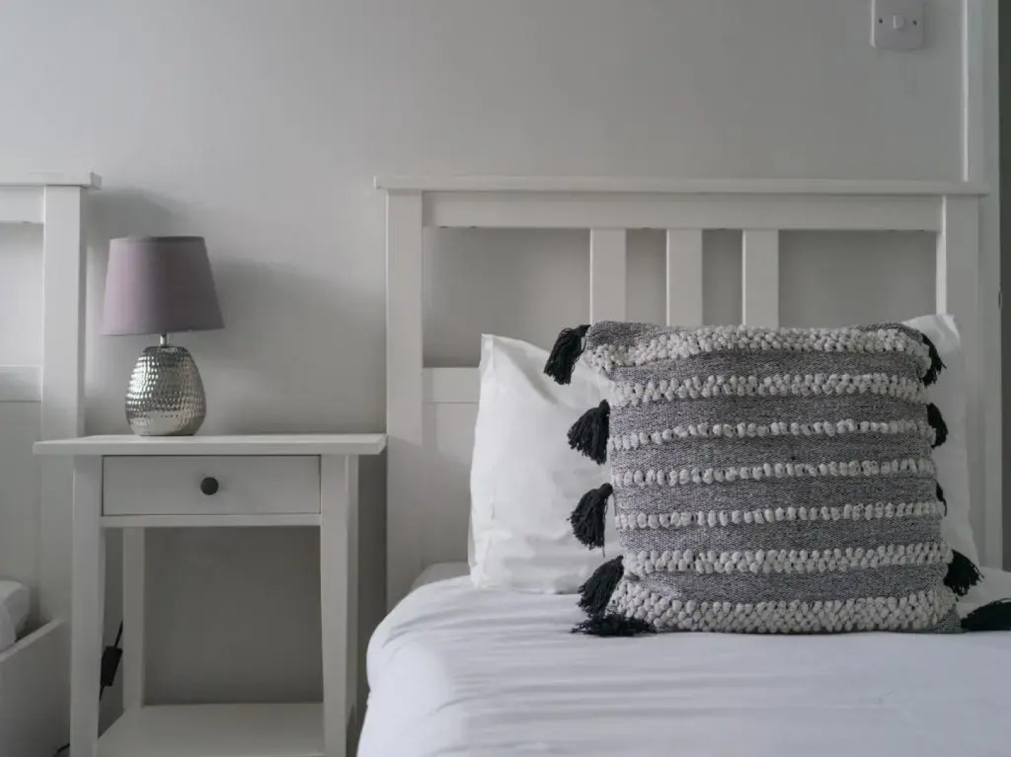 East House-sleeps 5-pet Friendly-garden - Parking