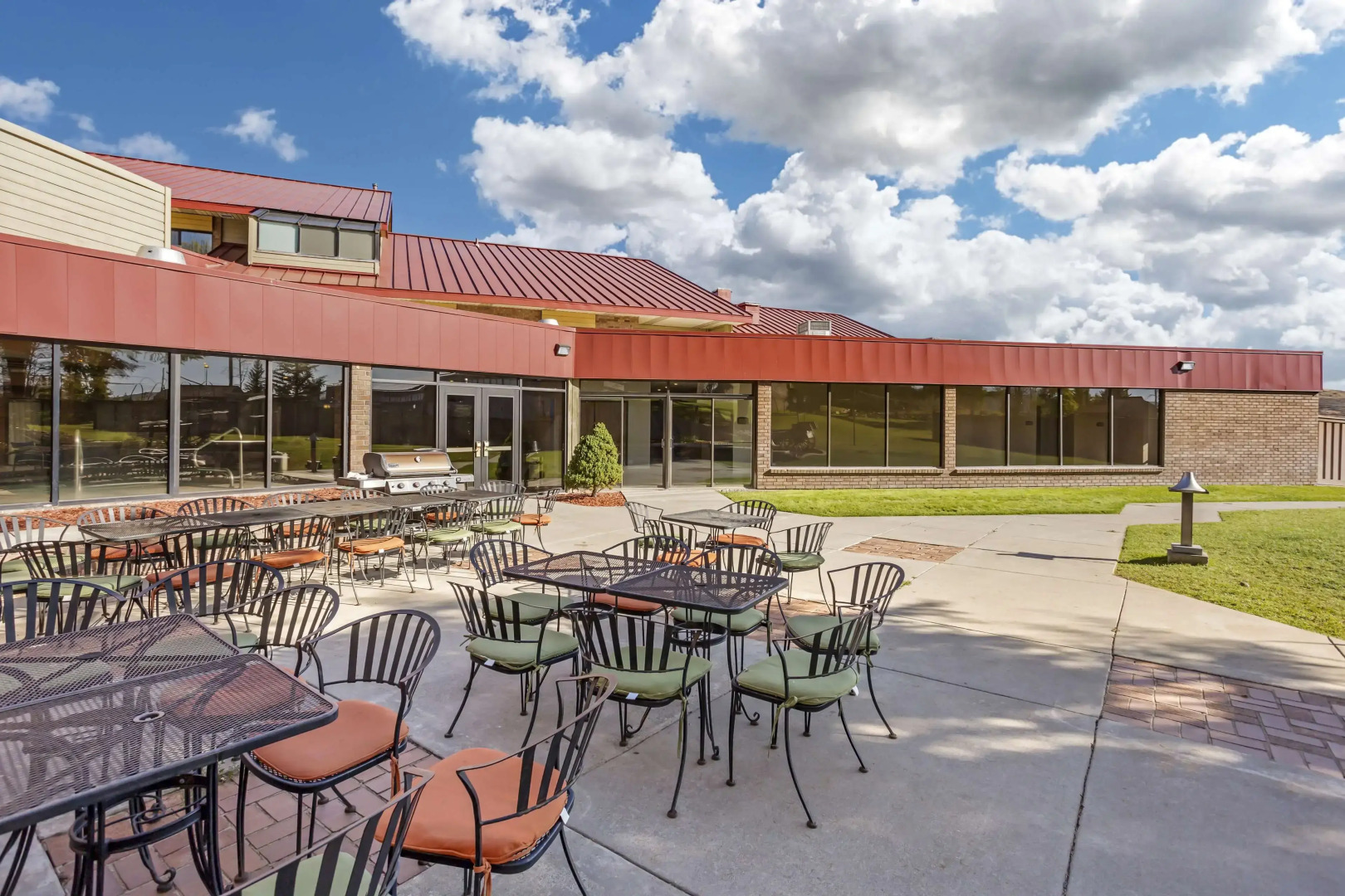 Best Western Plus Landmark Inn