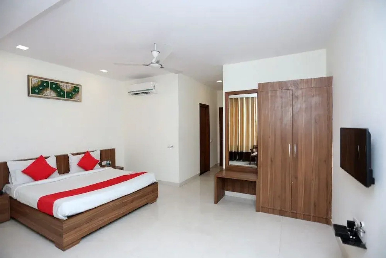 OYO 30131 Hotel Ceremony- A Unit Of Nishuraj Resorts