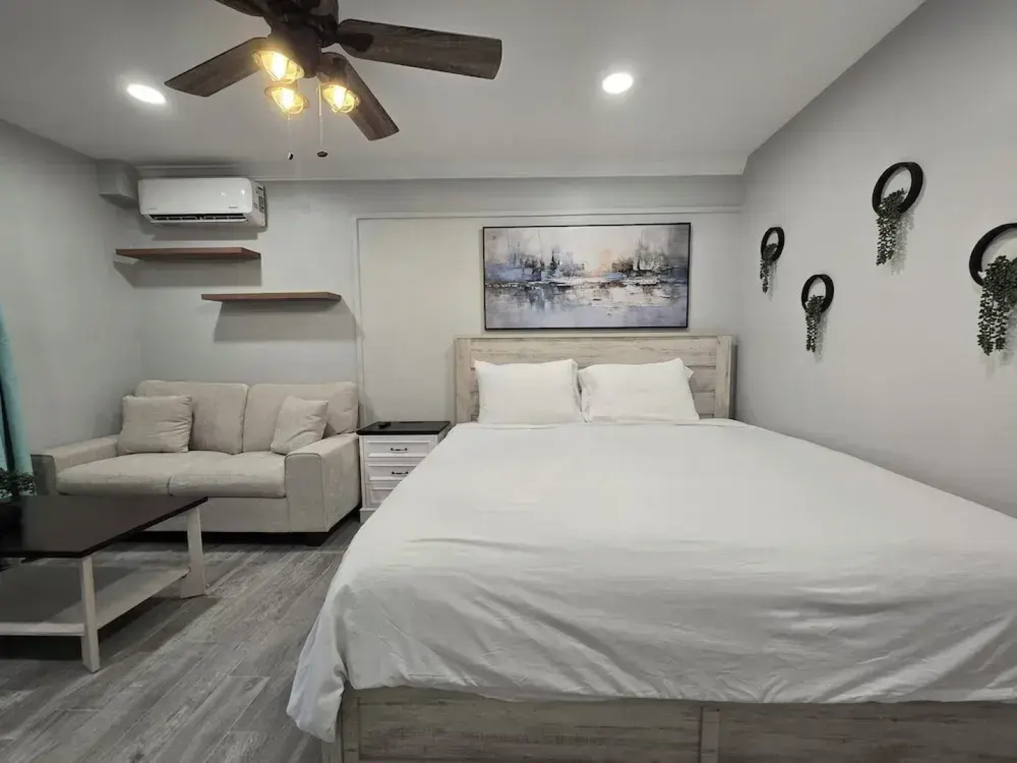 Sunny Palms Inn
