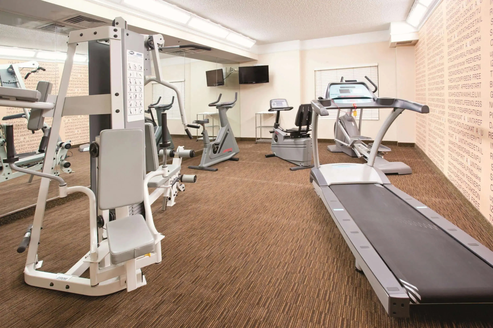 La Quinta Inn & Suites by Wyndham Colorado Springs South AP