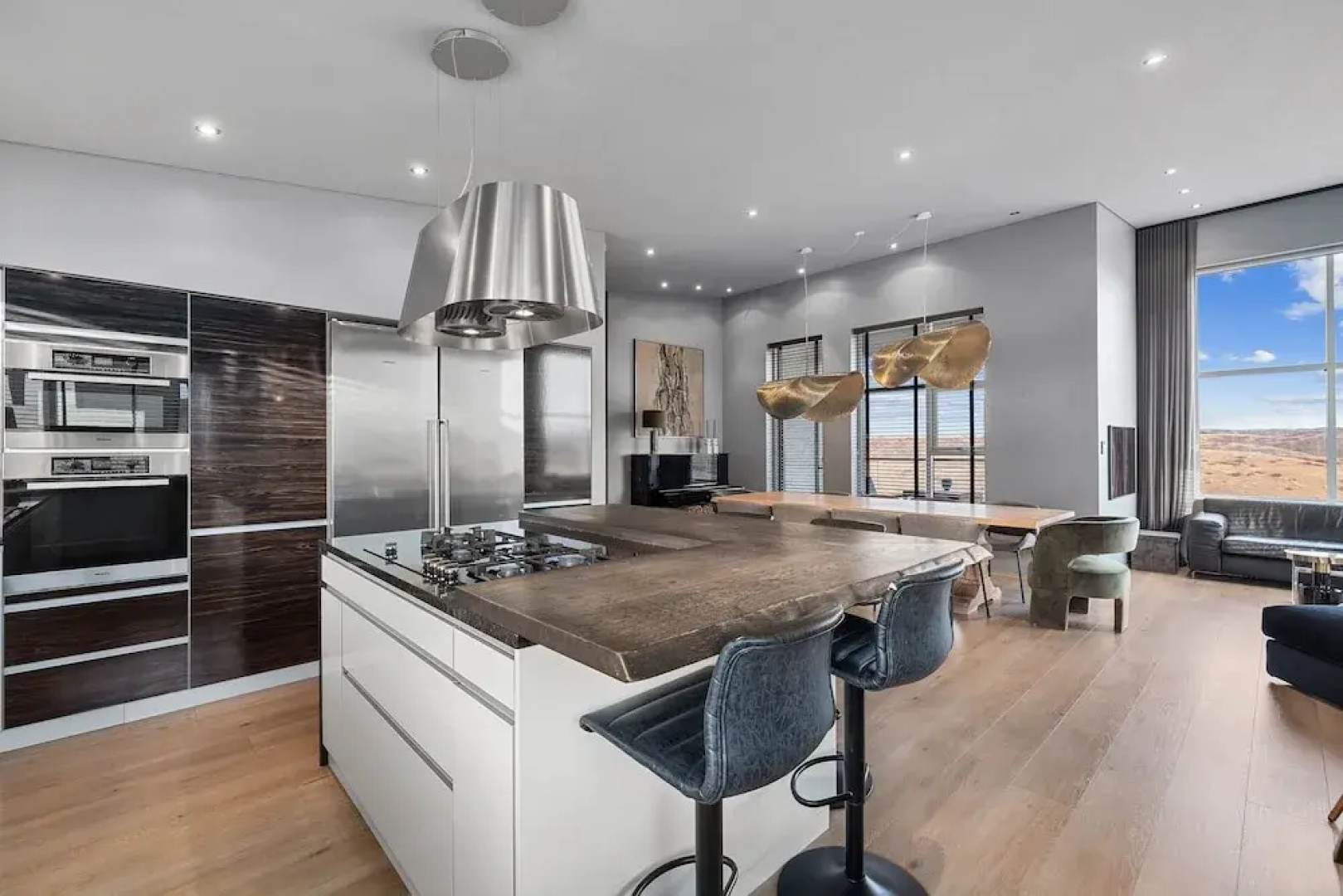 Luxurious Large Home, Perfect for Your Group