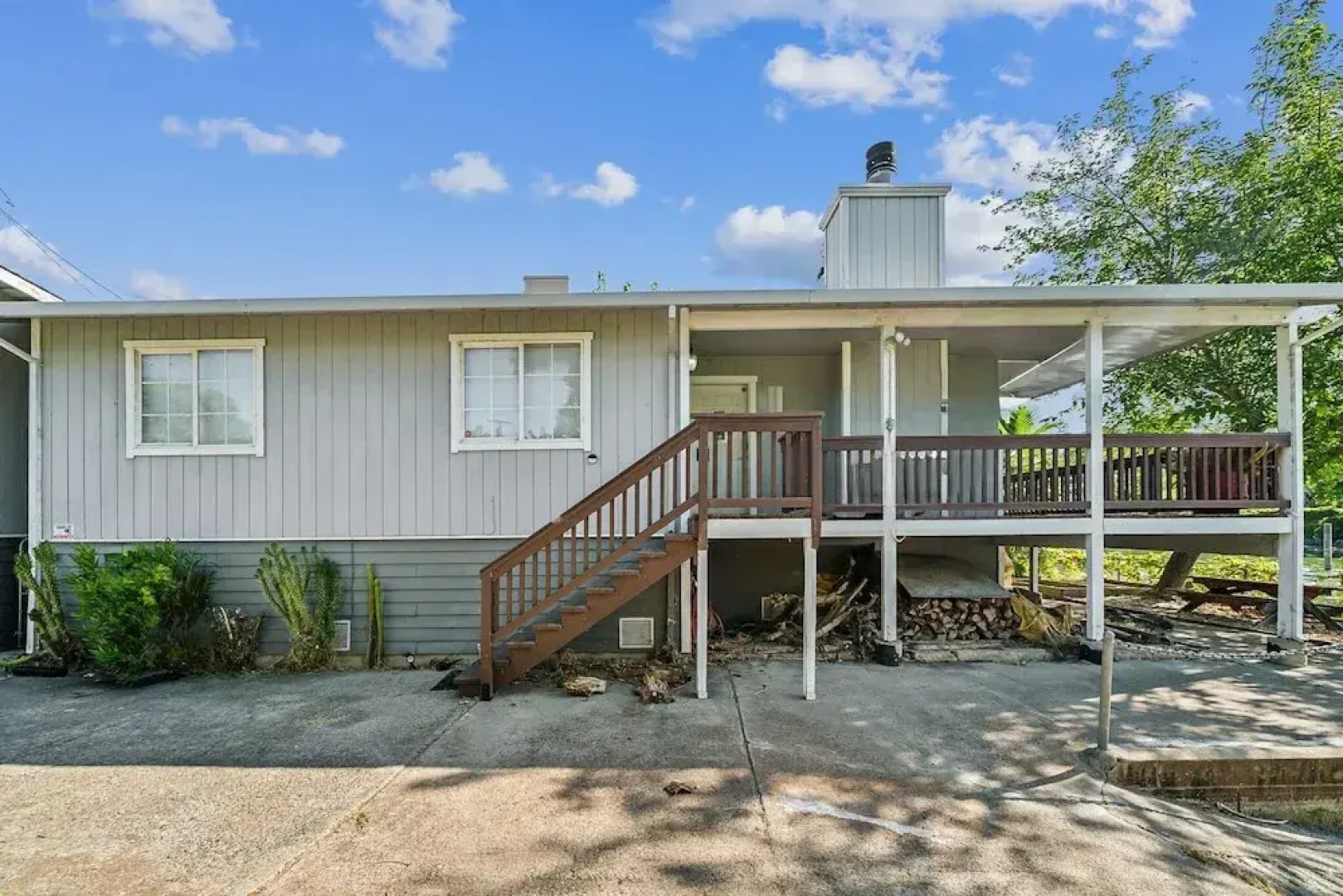 Lakeside Retreat With Private Boat Ramp 3 Bedroom Home by RedAwning