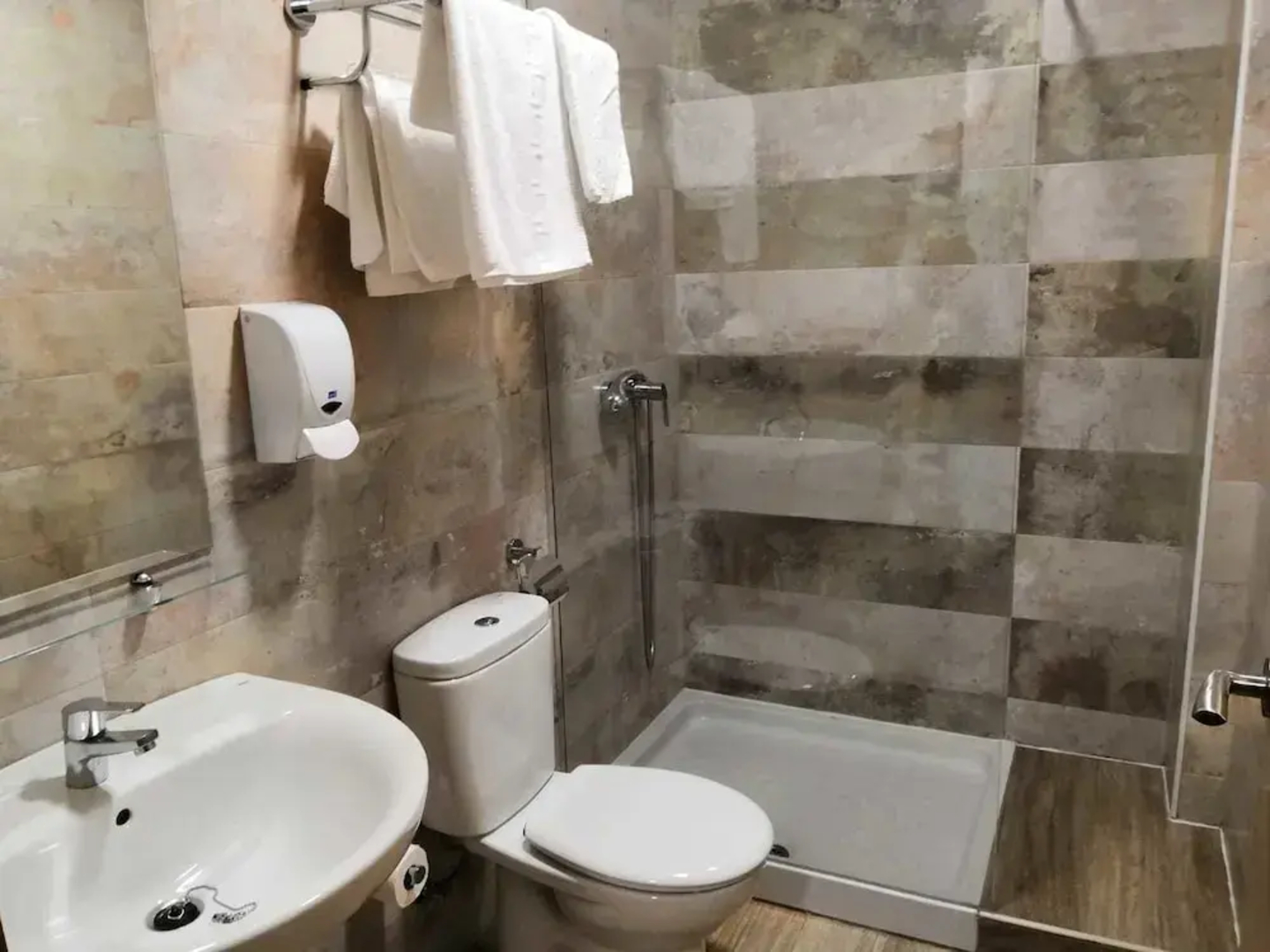 Hostal Restaurante Los Arcos