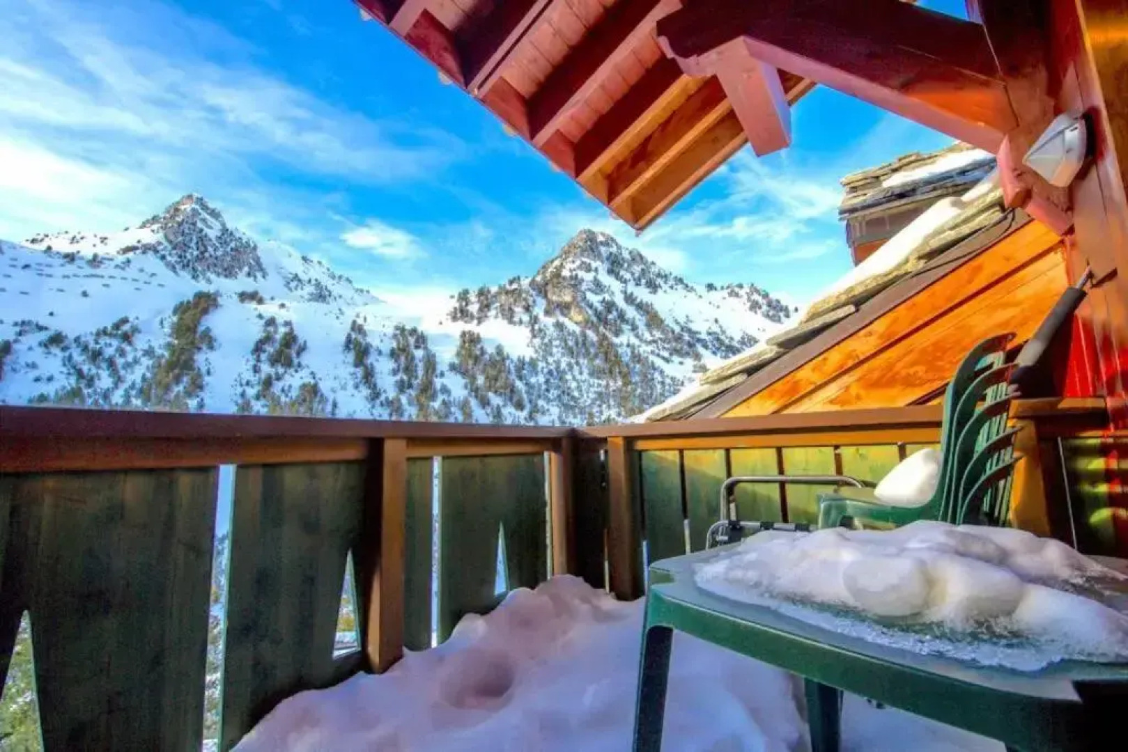 LE CRYTAL 1950 - ARC 1950 Luxury Renovated Premium Apartment - 2 Bedrooms