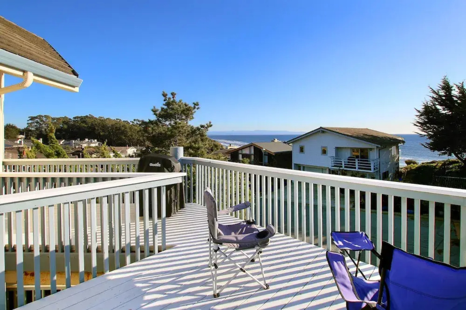 2br W/ Ocean Views - Steps To Beach 2 Bedroom Home