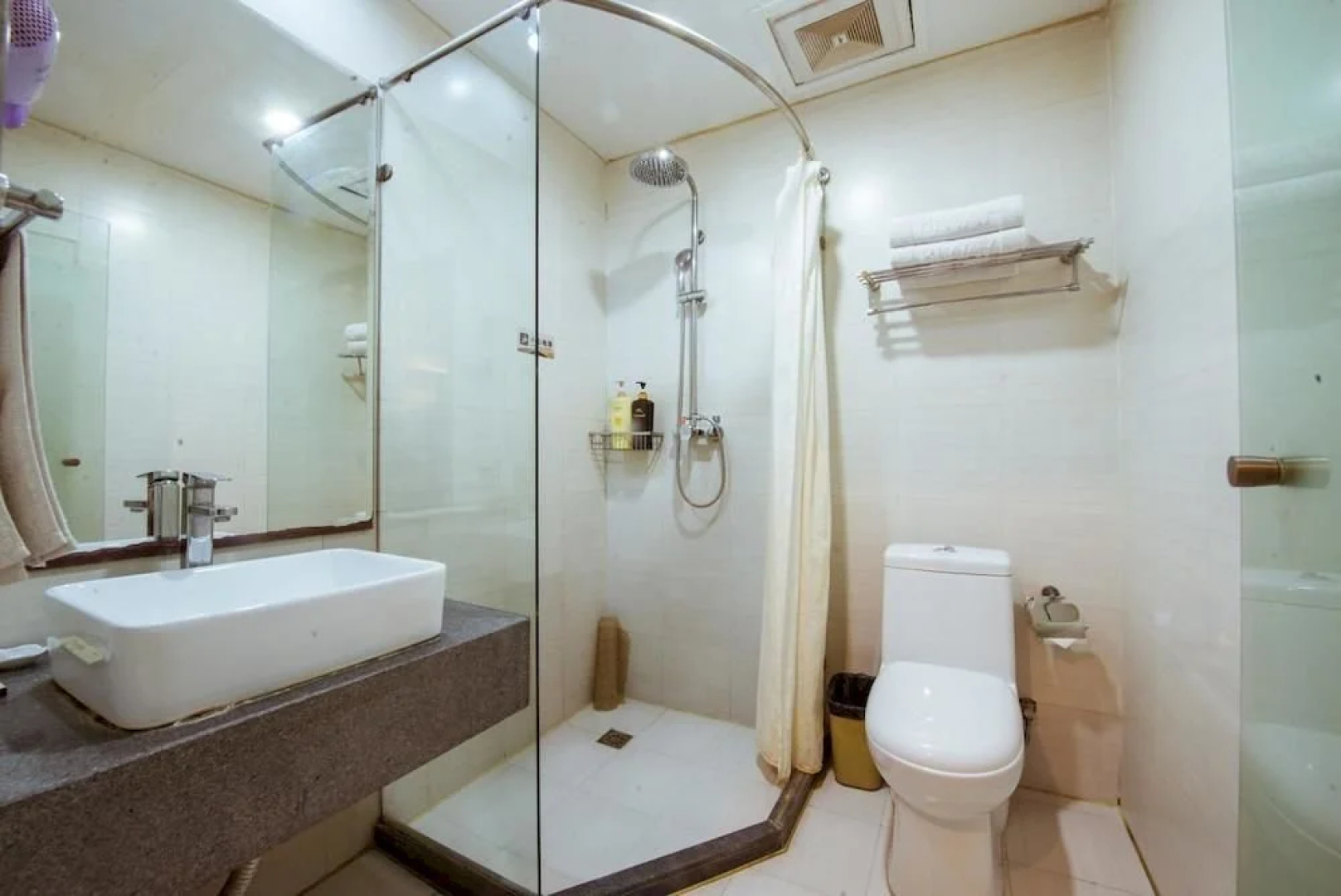 Bai Wei City Inn Puyang Stadium