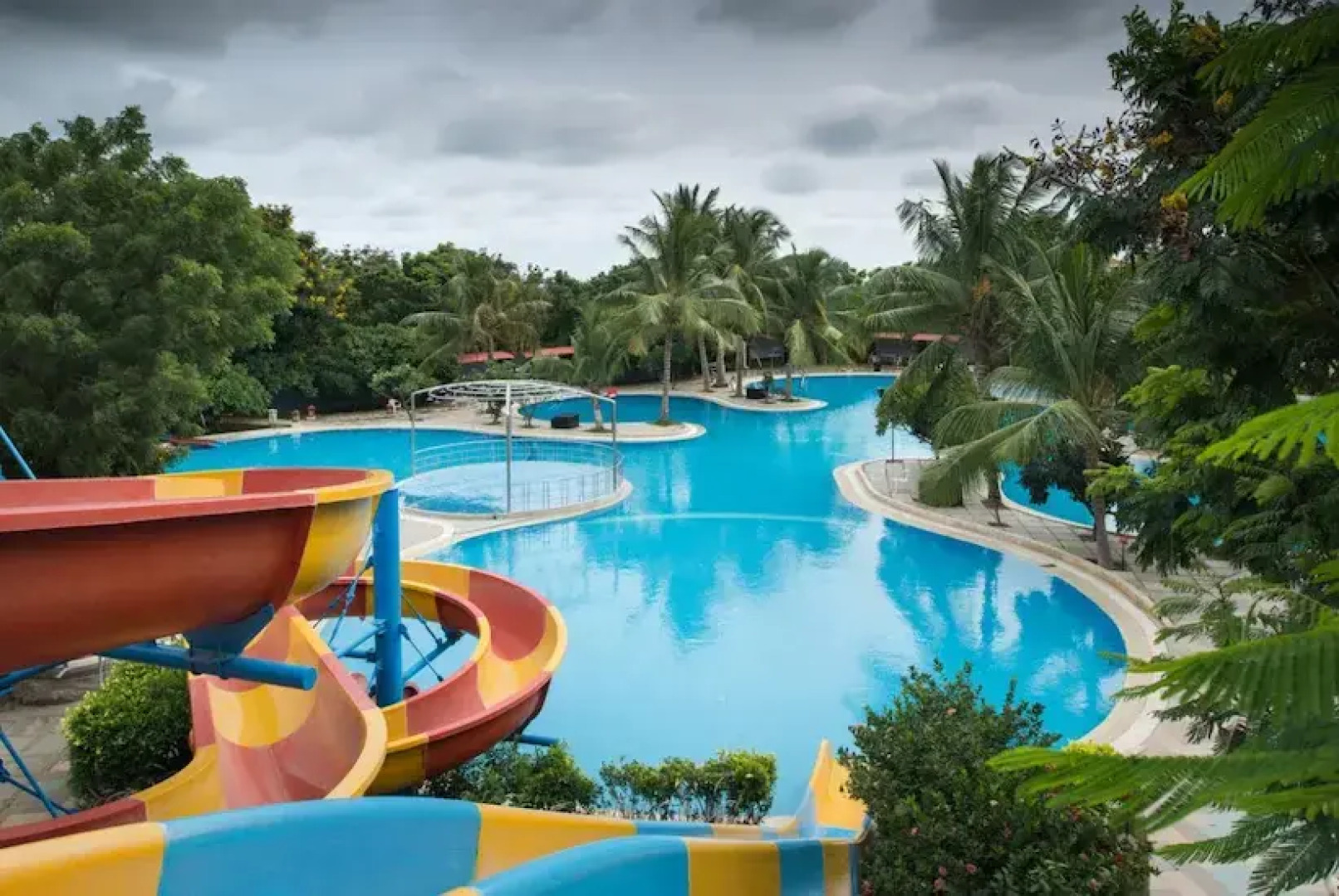 Oh Biz Executive at Leonia