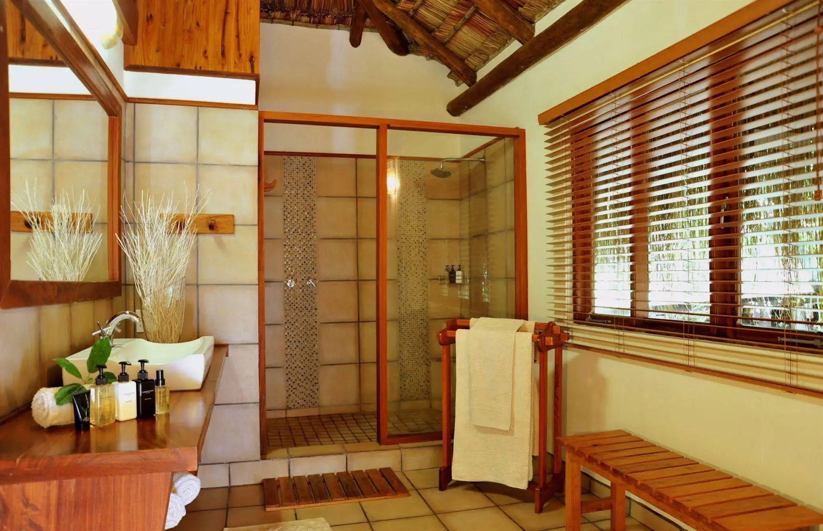 Machangulo Beach Lodge