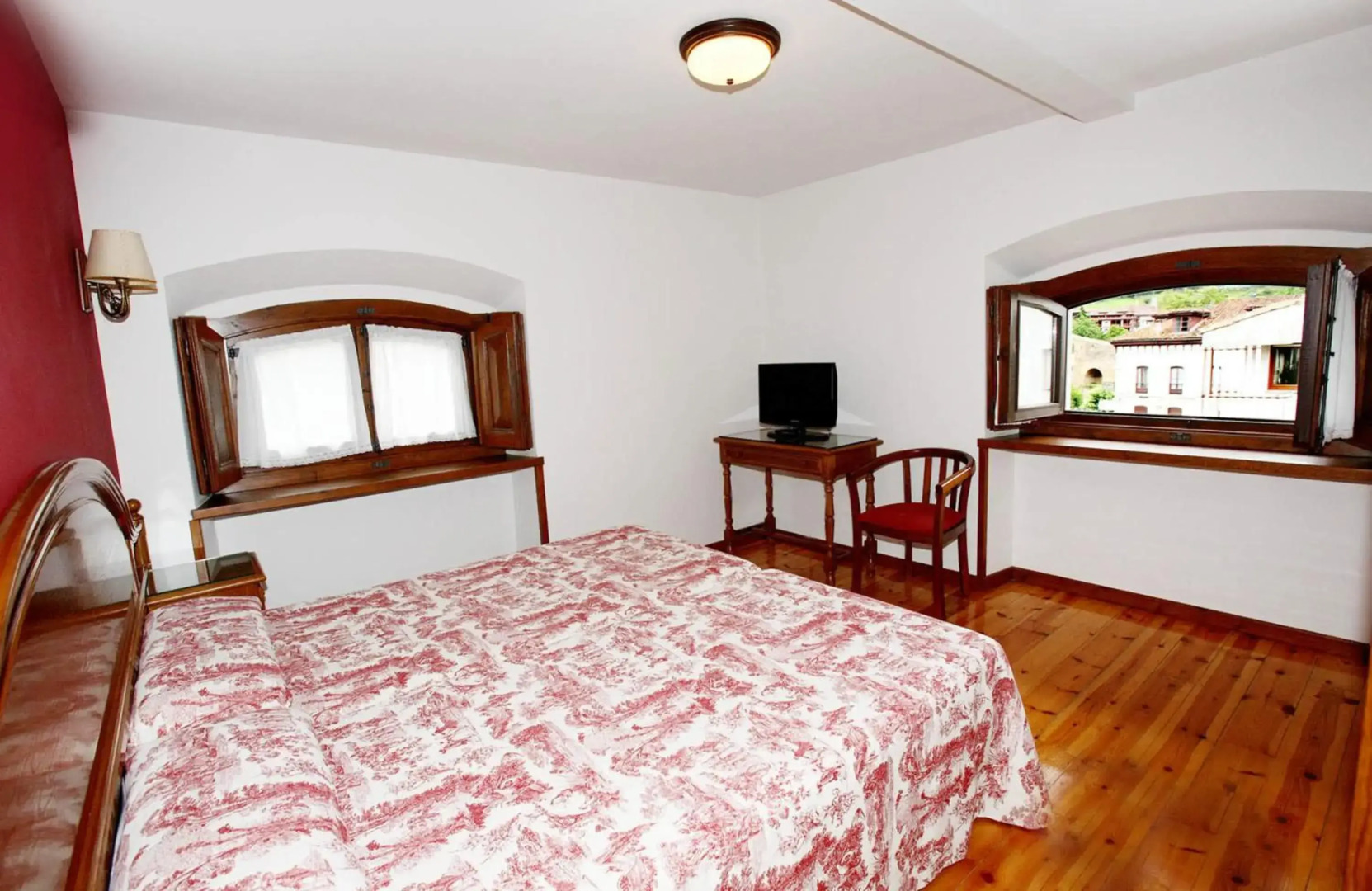 Hotel Puente Romano