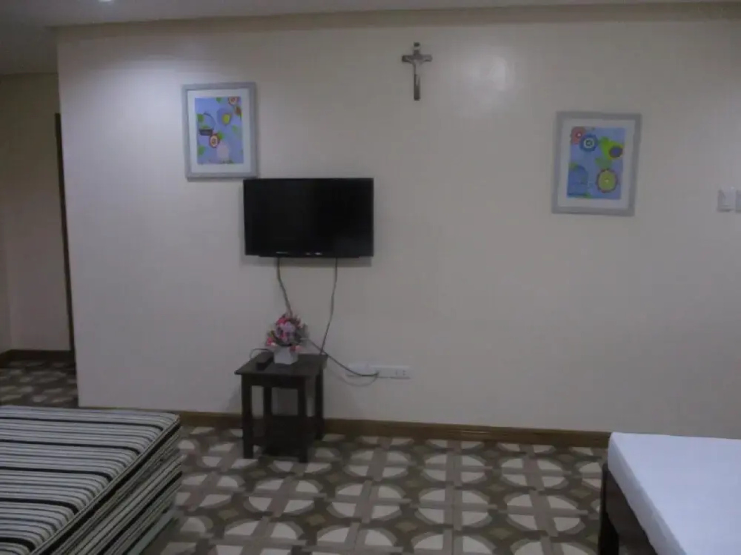 WMV Hotel & Restaurant