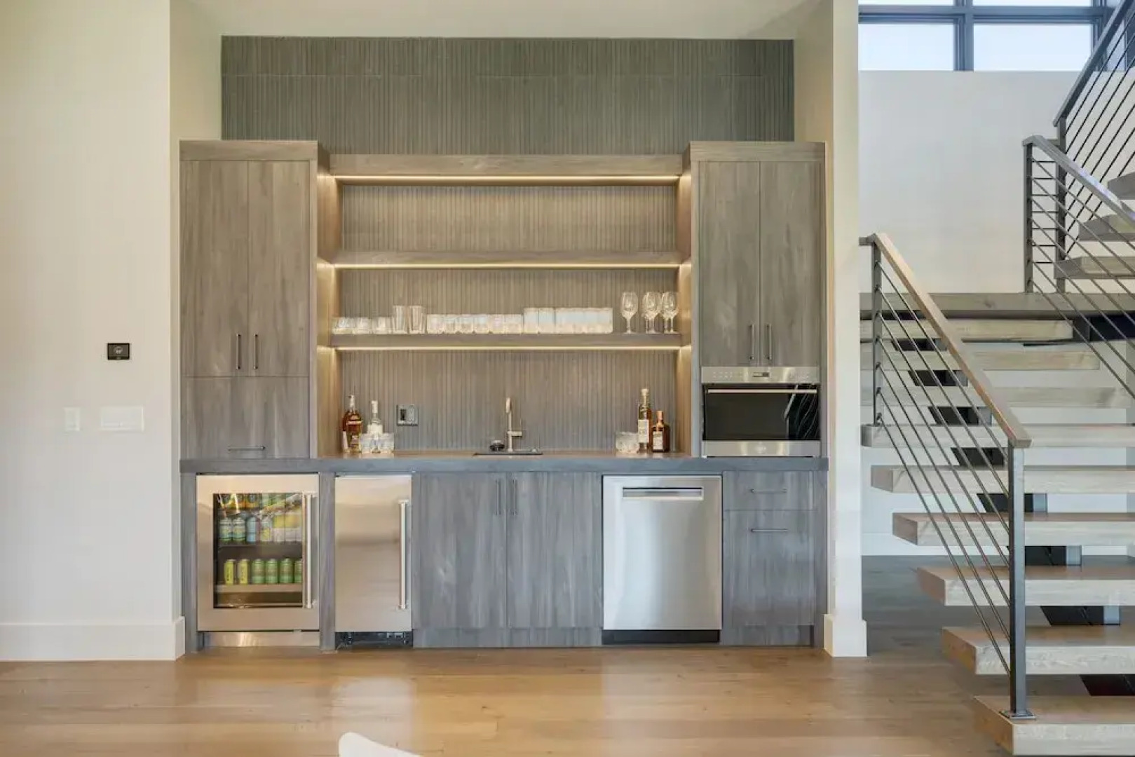 Reflection by Avantstay Sleeps 18 Lake Views Hot Tub Game Room