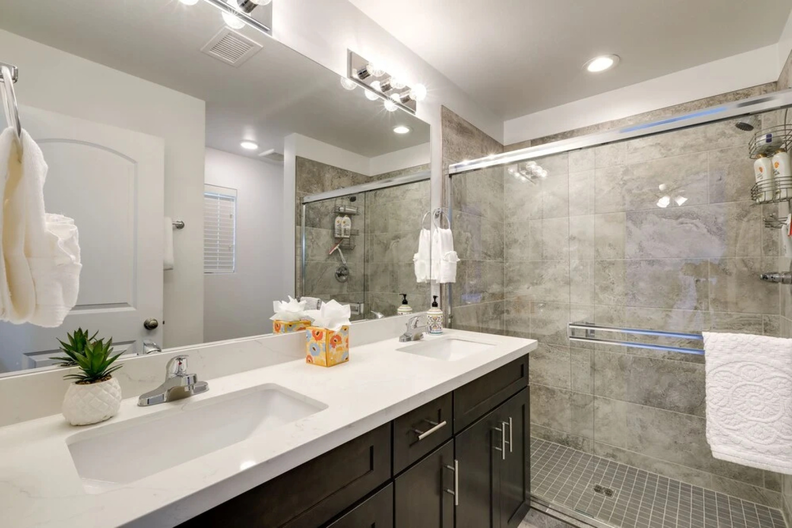 Bellemont Family Home w/ Yard - Hike, Ski, Explore